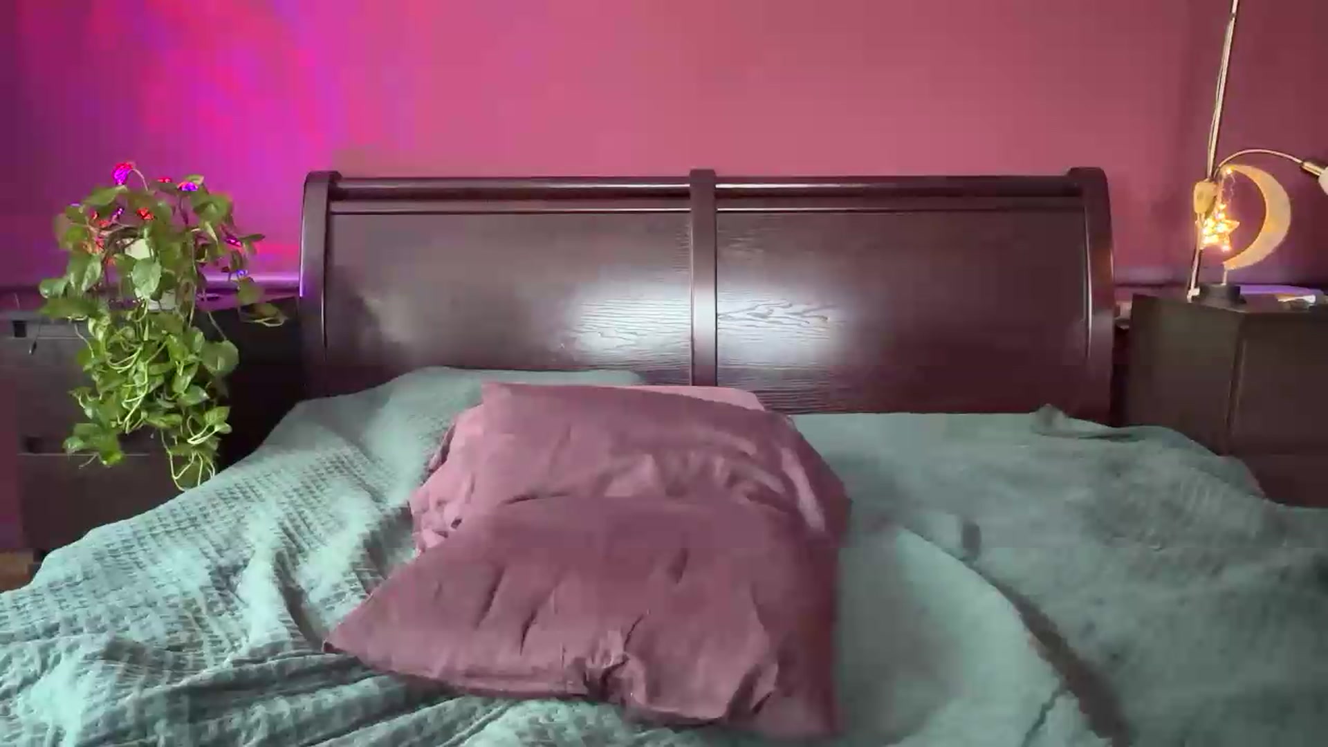Gallery image thumbnail from Emily_Me's myfreecams stream on, 06/19/2026, 15:47 image 19 of 20
