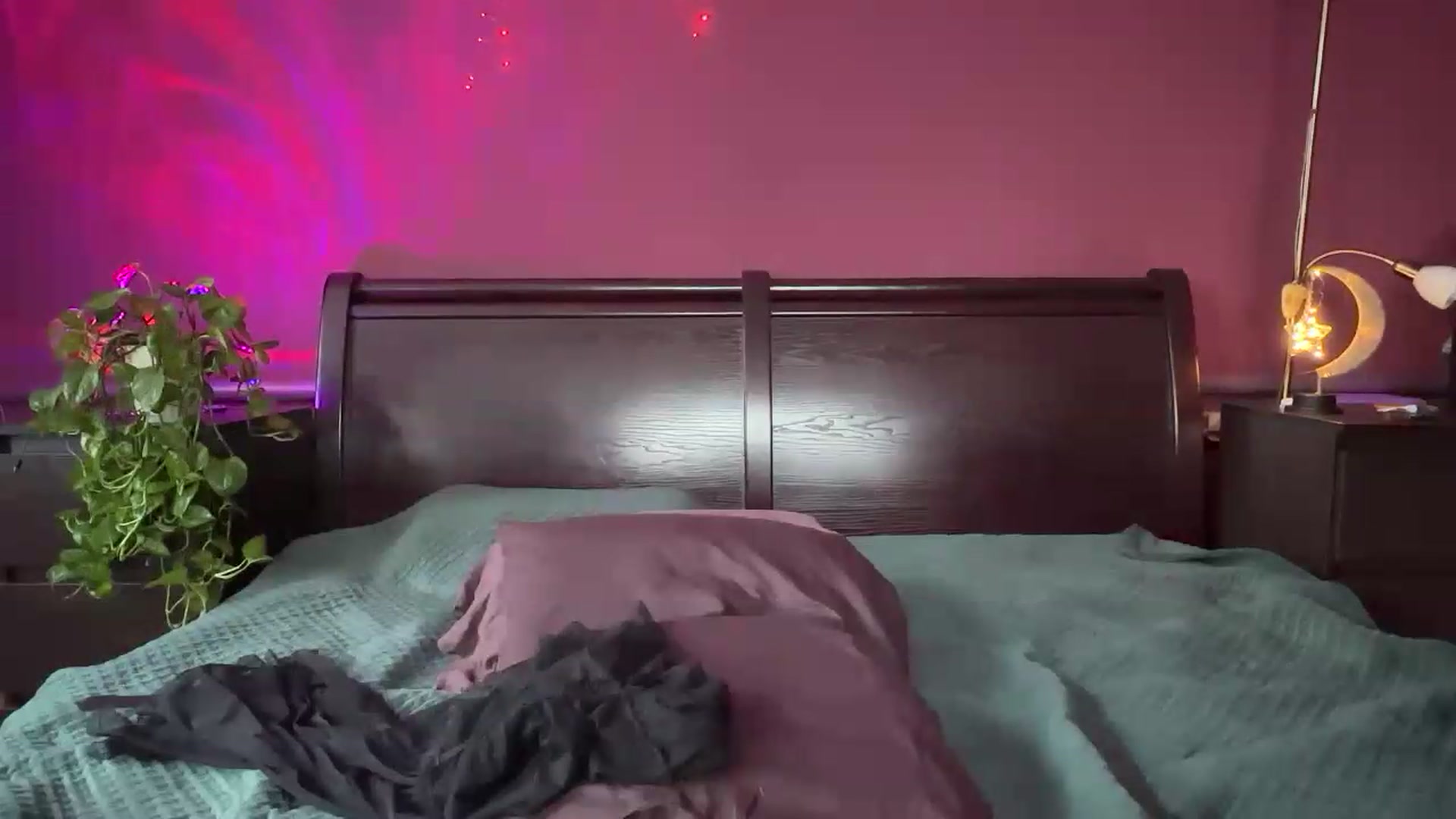 Gallery image thumbnail from Emily_Me's myfreecams stream on, 06/19/2026, 16:55 image 20 of 20