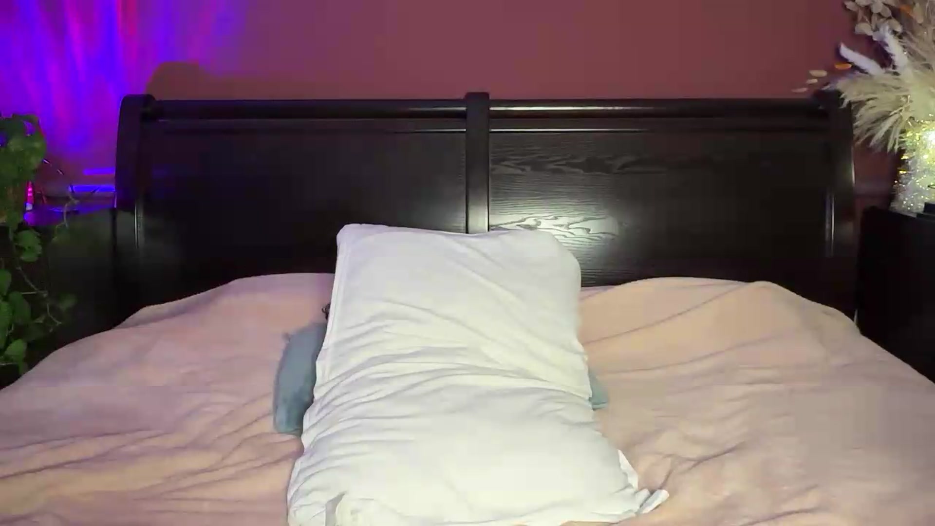 Gallery image thumbnail from Emily_Me's myfreecams stream on, 09/01/2026, 16:02 image 19 of 20