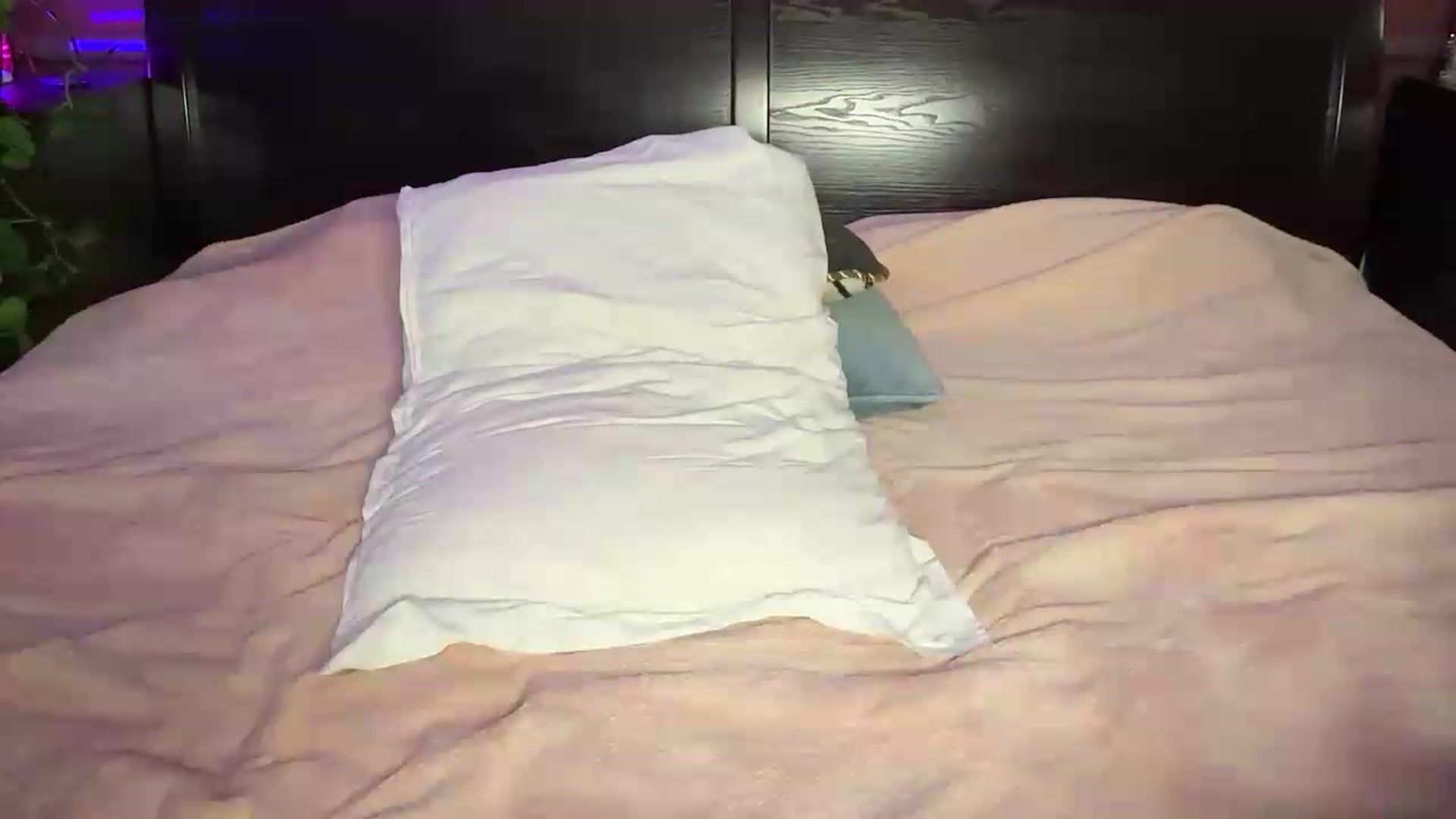 Gallery image thumbnail from Emily_Me's myfreecams stream on, 09/01/2026, 17:30 image 19 of 20