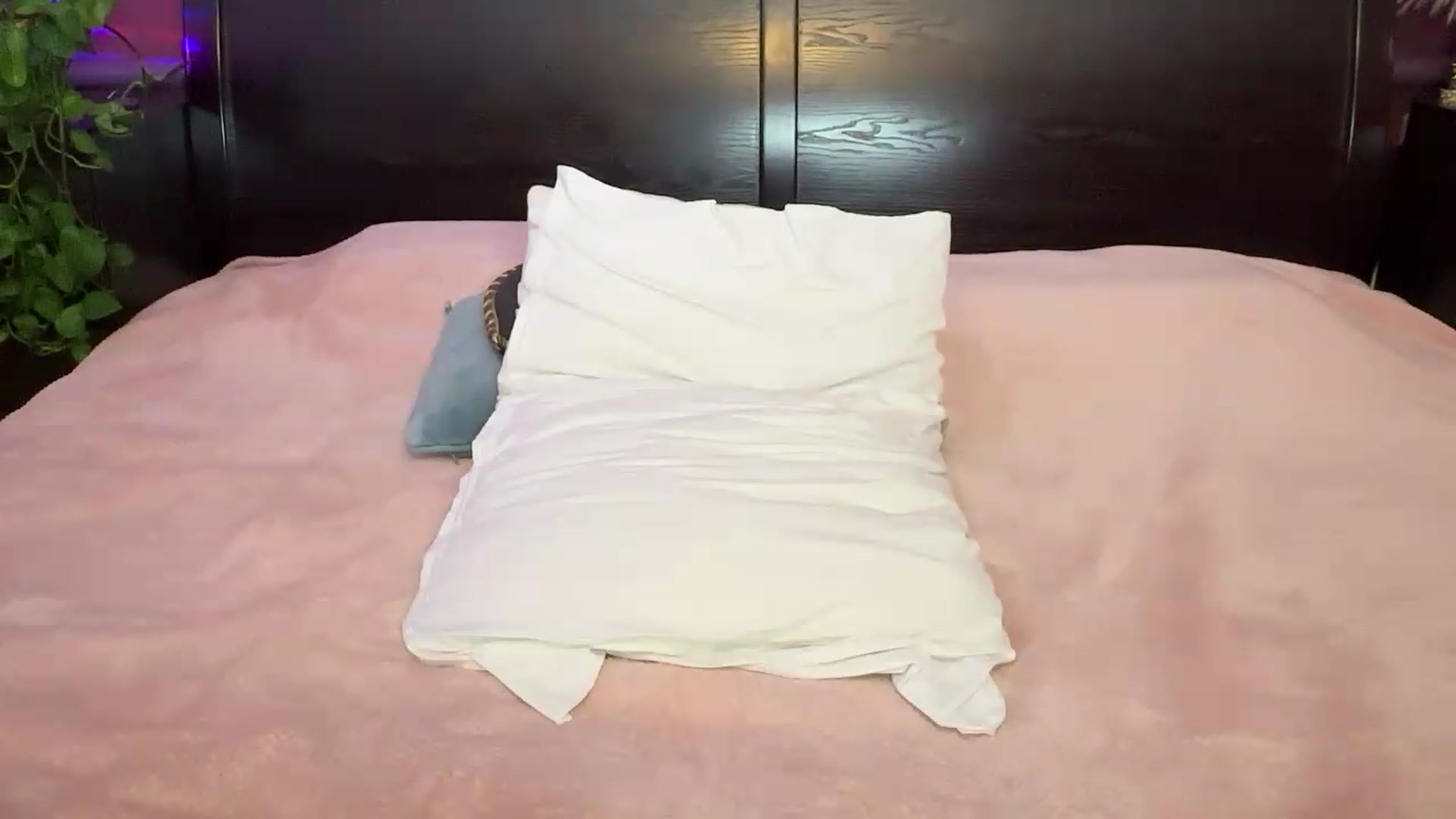 Gallery image thumbnail from Emily_Me's myfreecams stream on, 09/04/2026, 18:34 image 19 of 20