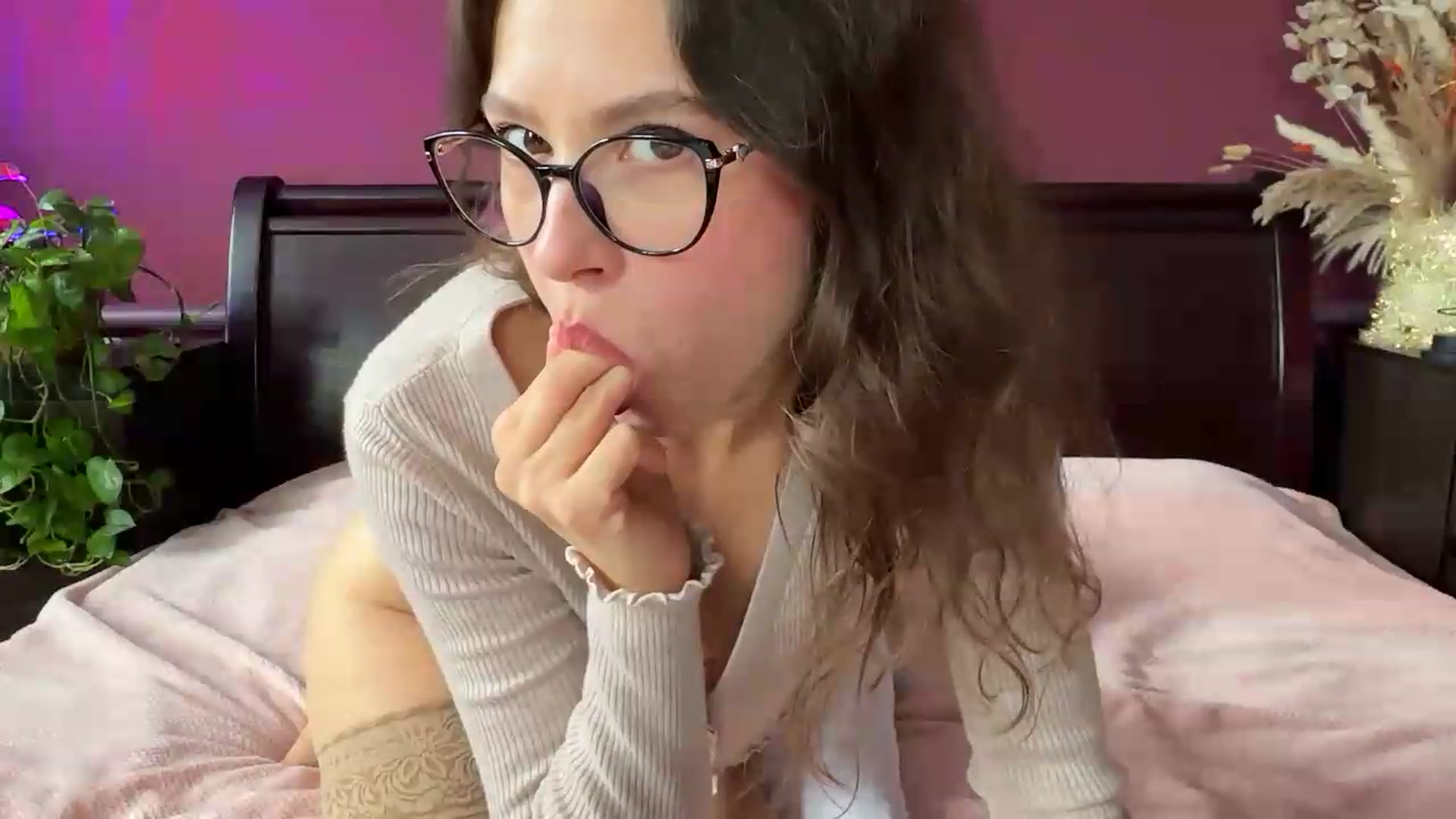 Gallery image thumbnail from Emily_Me's myfreecams stream on, 09/05/2026, 13:04 image 15 of 20