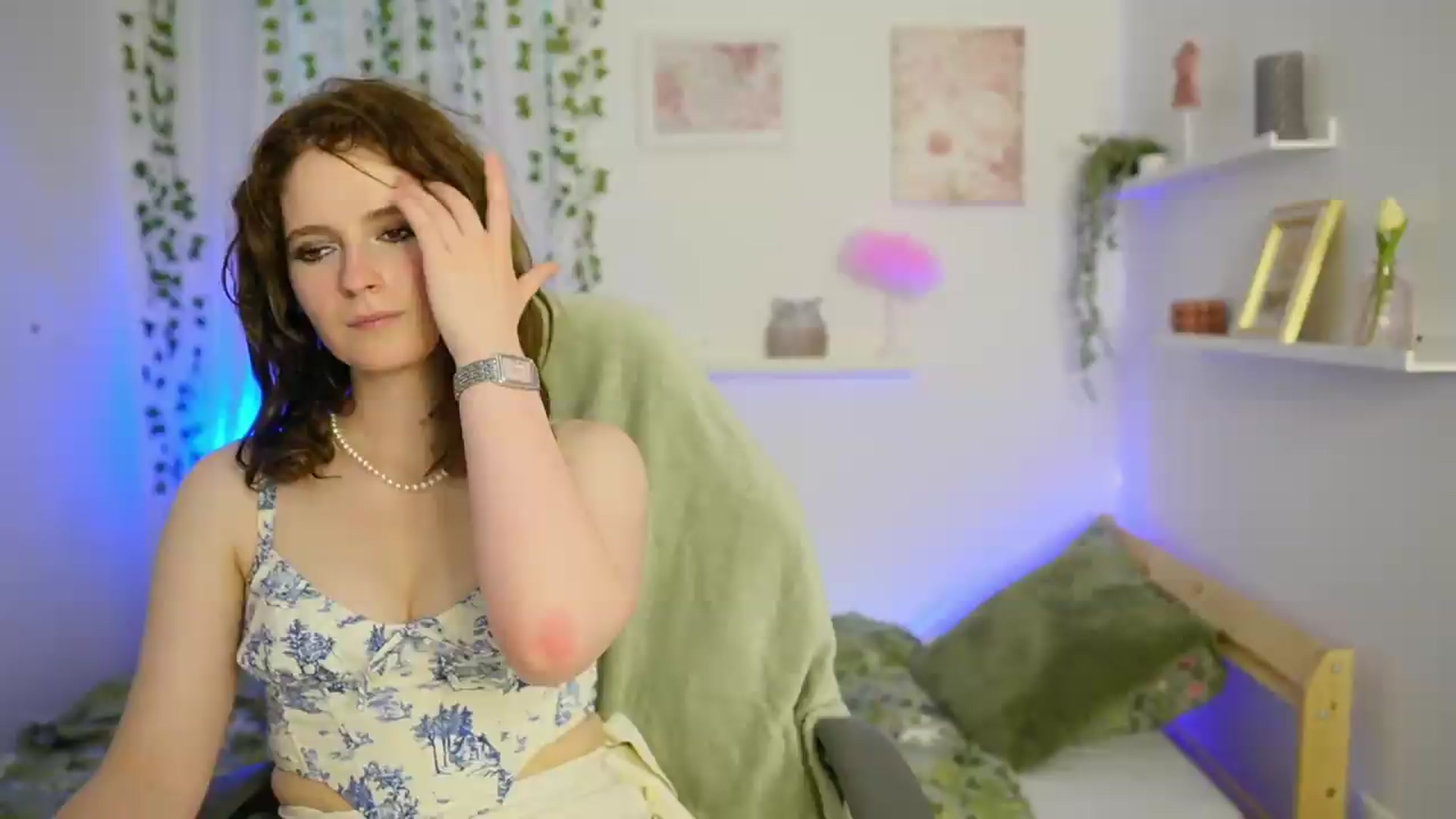 Gallery image thumbnail from Emily_Paris18's myfreecams stream on, 05/30/2026, 17:01 image 2 of 20