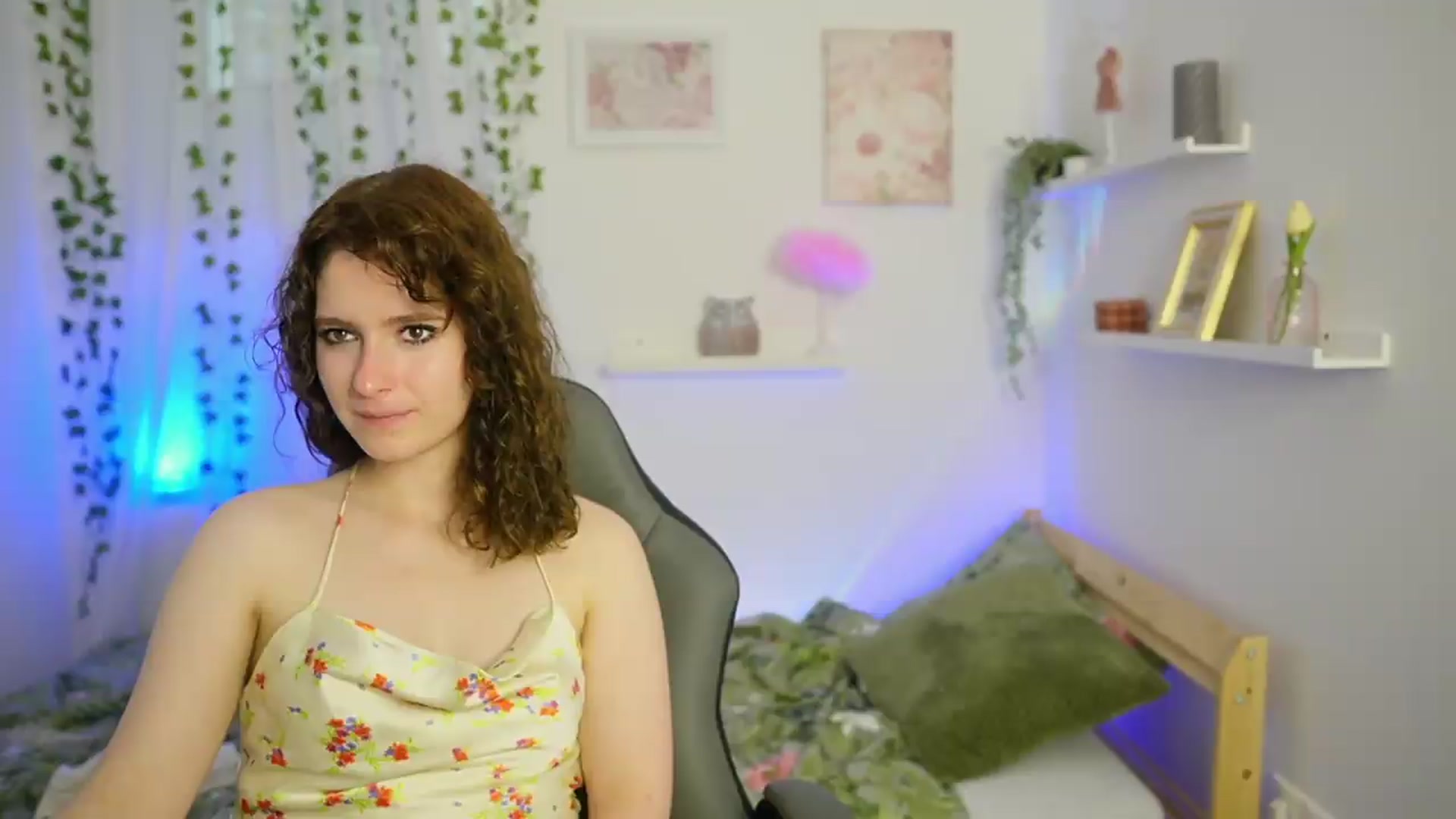 Gallery image thumbnail from Emily_Paris18's myfreecams stream on, 05/31/2026, 15:17 image 19 of 20