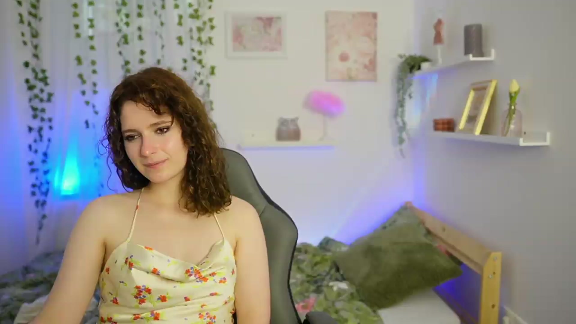 Gallery image thumbnail from Emily_Paris18's myfreecams stream on, 05/31/2026, 15:17 image 20 of 20