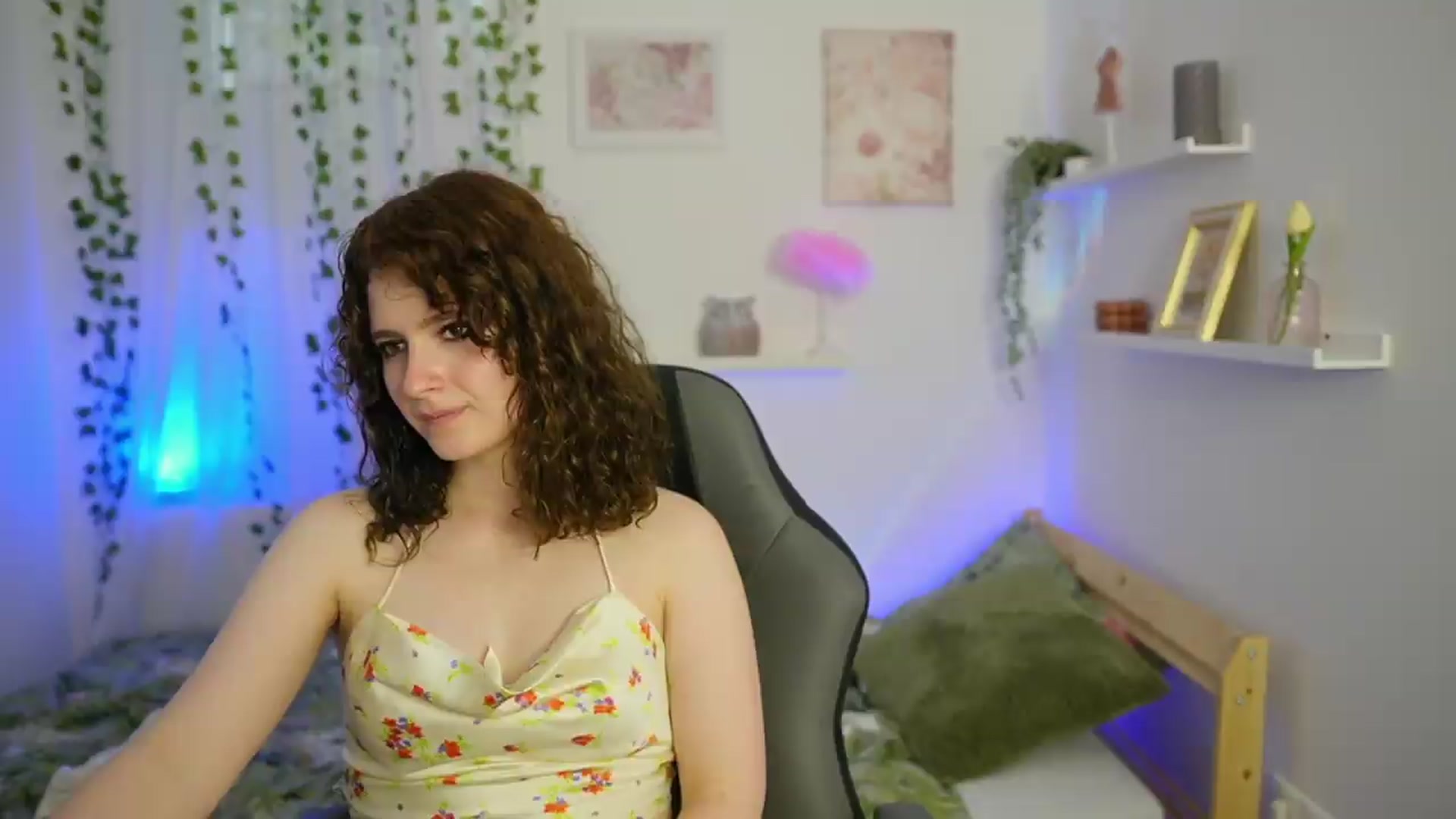 Gallery image thumbnail from Emily_Paris18's myfreecams stream on, 05/31/2026, 15:17 image 6 of 20