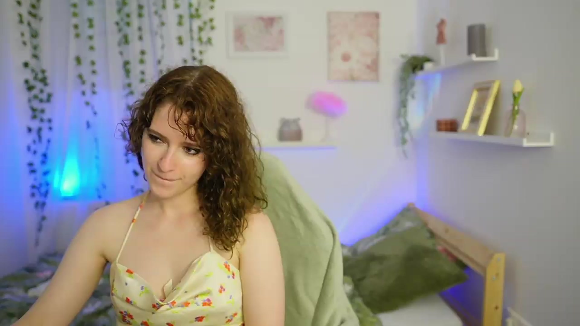 Gallery image thumbnail from Emily_Paris18's myfreecams stream on, 05/31/2026, 17:37 image 8 of 20