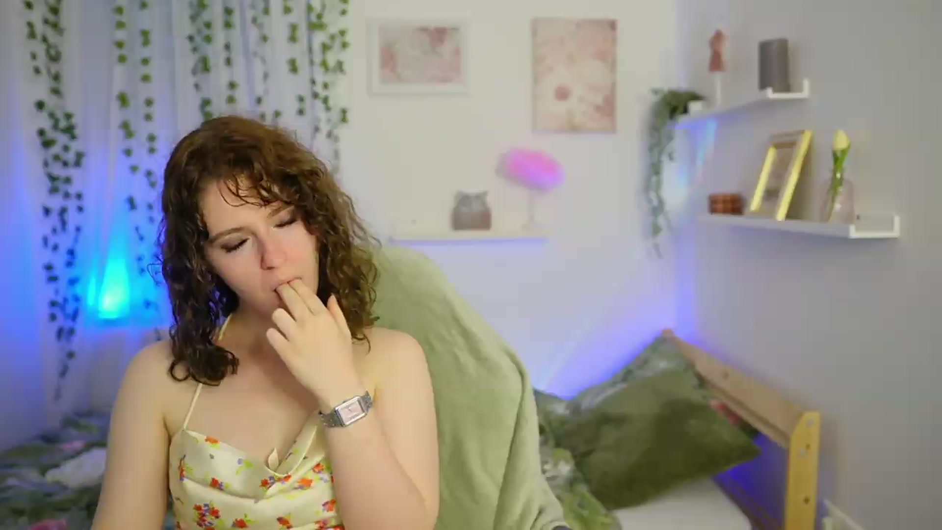 Gallery image thumbnail from Emily_Paris18's myfreecams stream on, 05/31/2026, 17:37 image 11 of 20