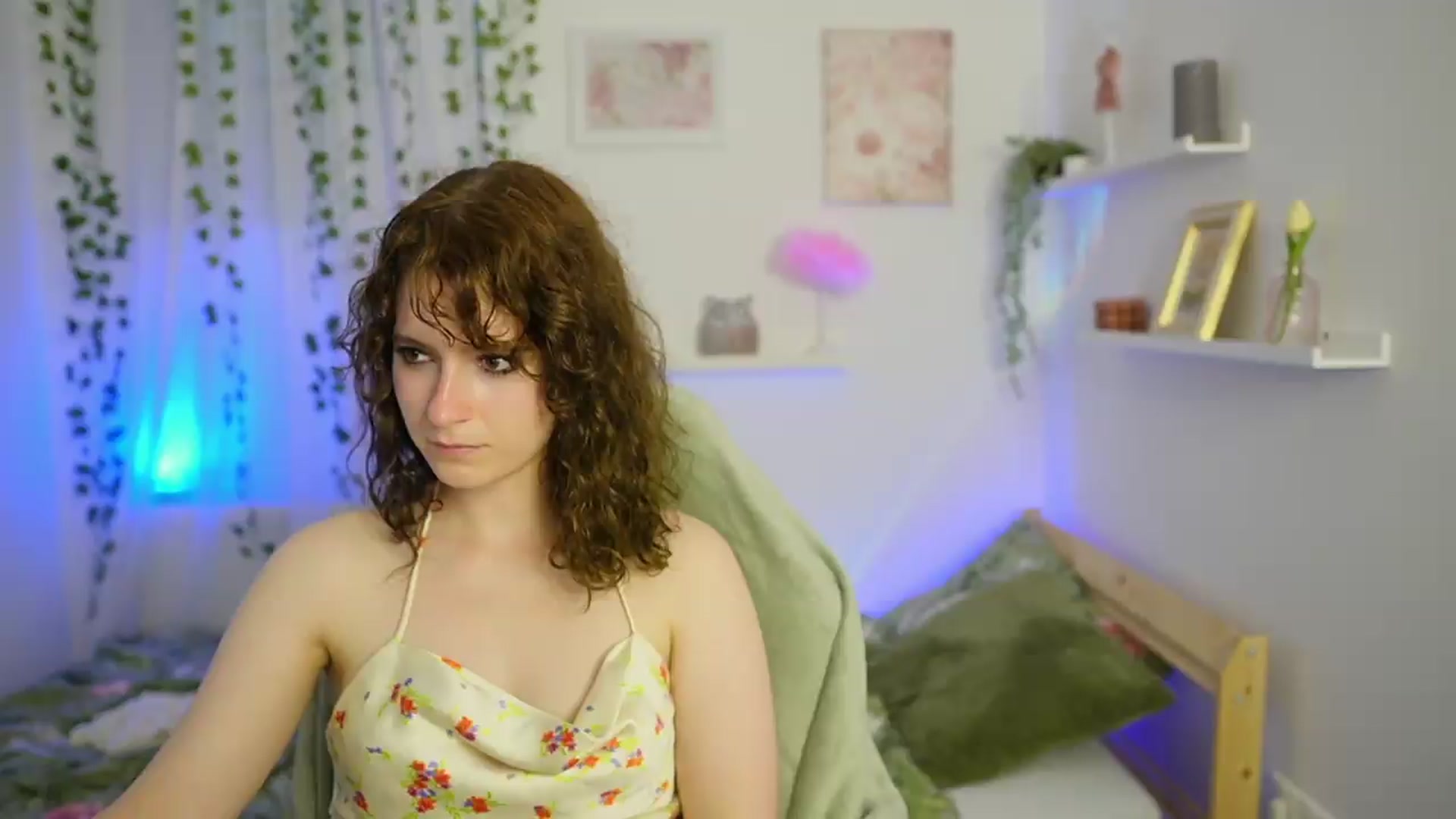 Gallery image thumbnail from Emily_Paris18's myfreecams stream on, 05/31/2026, 17:37 image 1 of 20