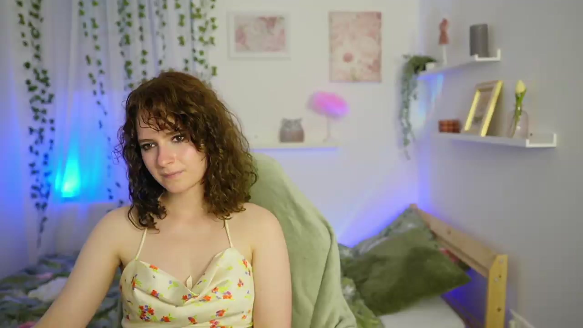 Gallery image thumbnail from Emily_Paris18's myfreecams stream on, 05/31/2026, 17:37 image 14 of 20