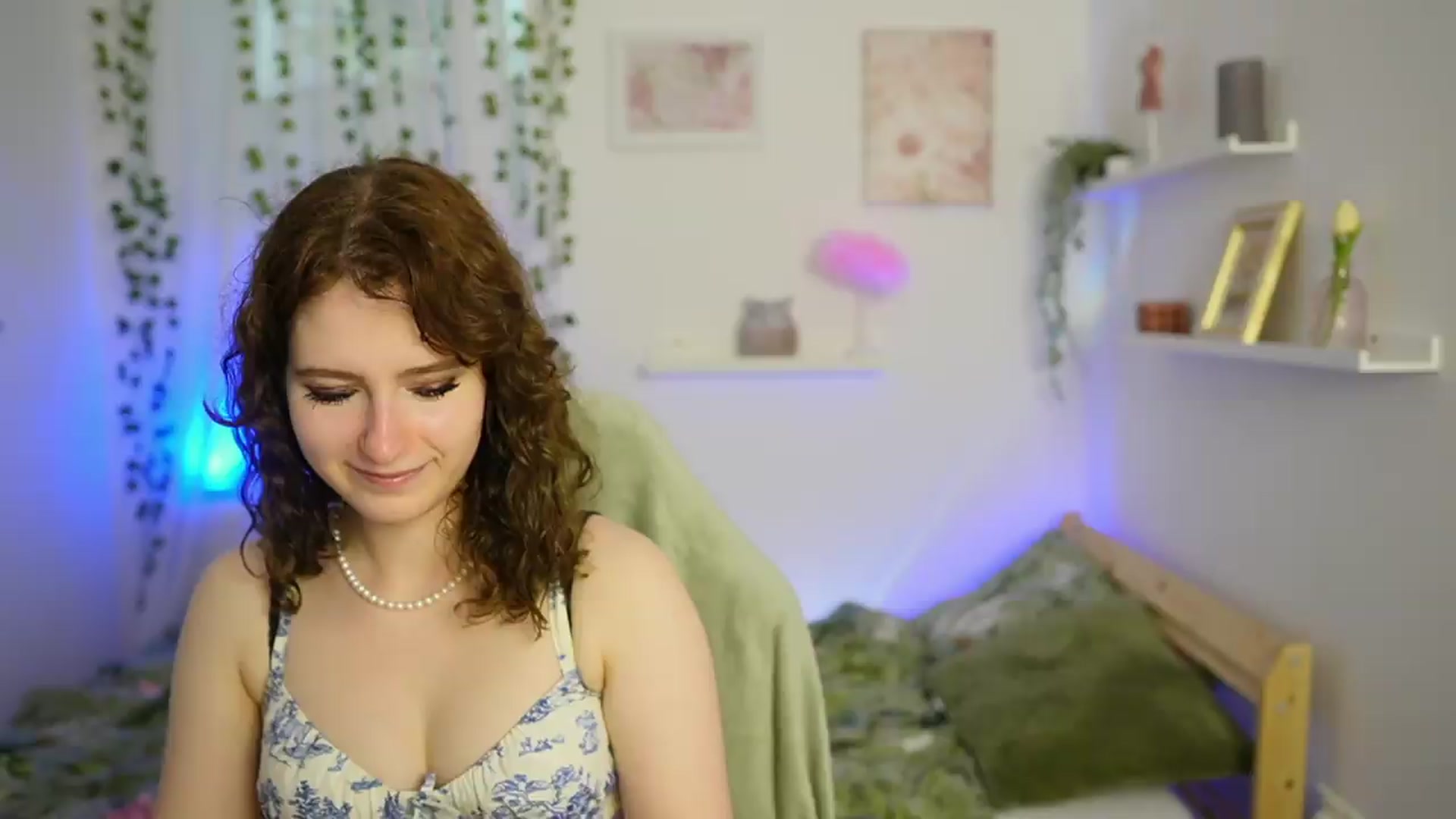 Gallery image thumbnail from Emily_Paris18's myfreecams stream on, 06/01/2026, 15:10 image 12 of 20
