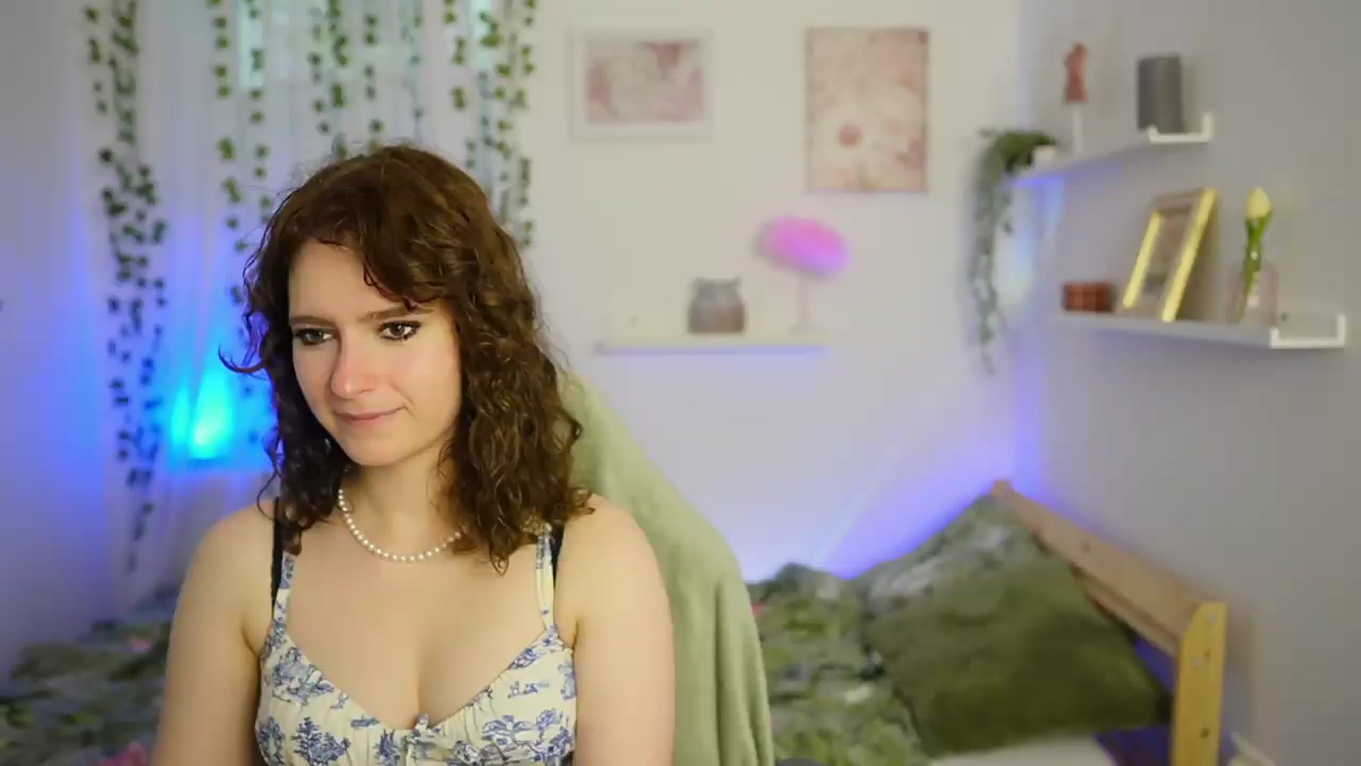 Gallery image thumbnail from Emily_Paris18's myfreecams stream on, 06/01/2026, 15:10 image 15 of 20