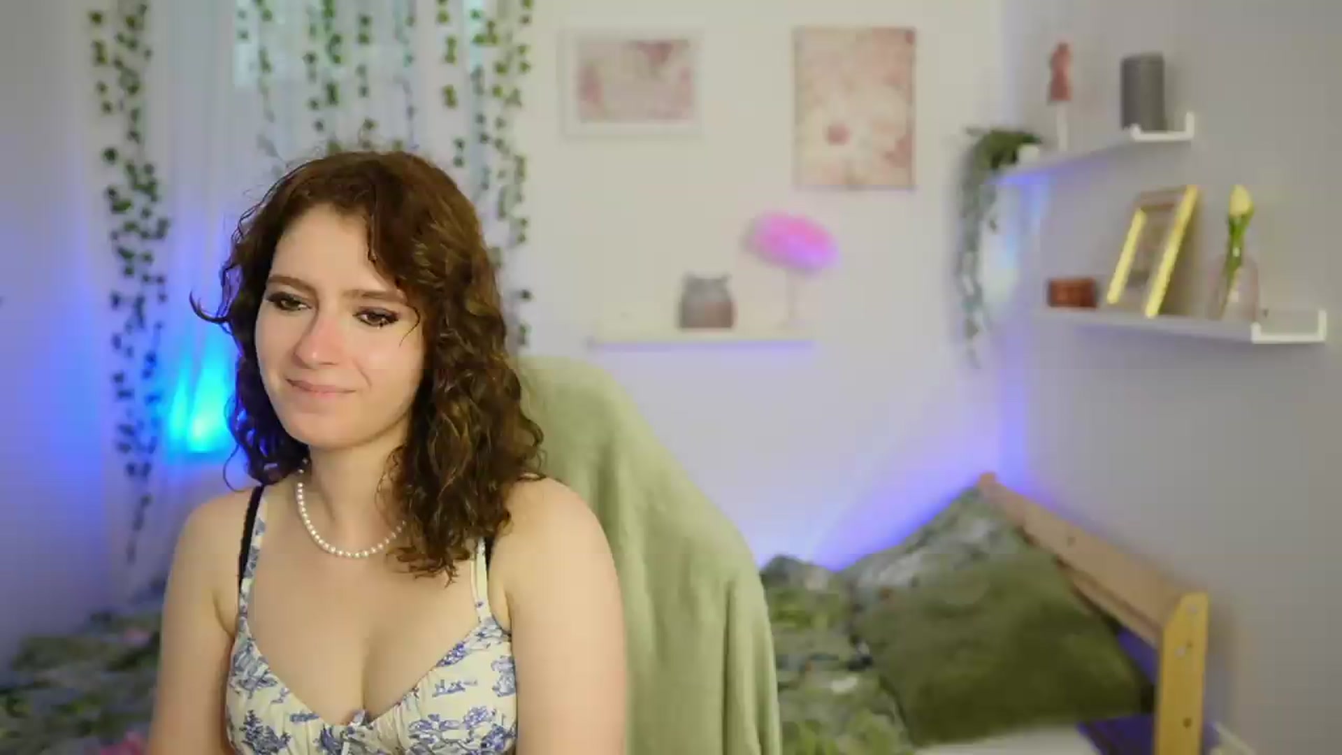 Gallery image thumbnail from Emily_Paris18's myfreecams stream on, 06/01/2026, 15:10 image 8 of 20