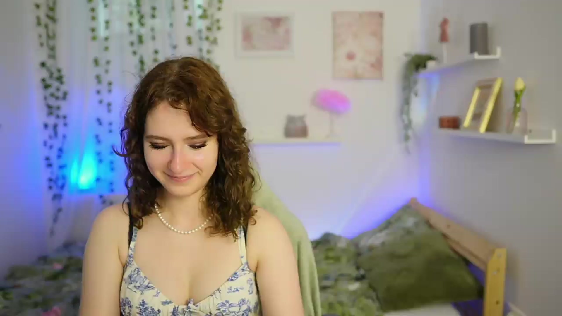 Gallery image thumbnail from Emily_Paris18's myfreecams stream on, 06/01/2026, 15:10 image 13 of 20