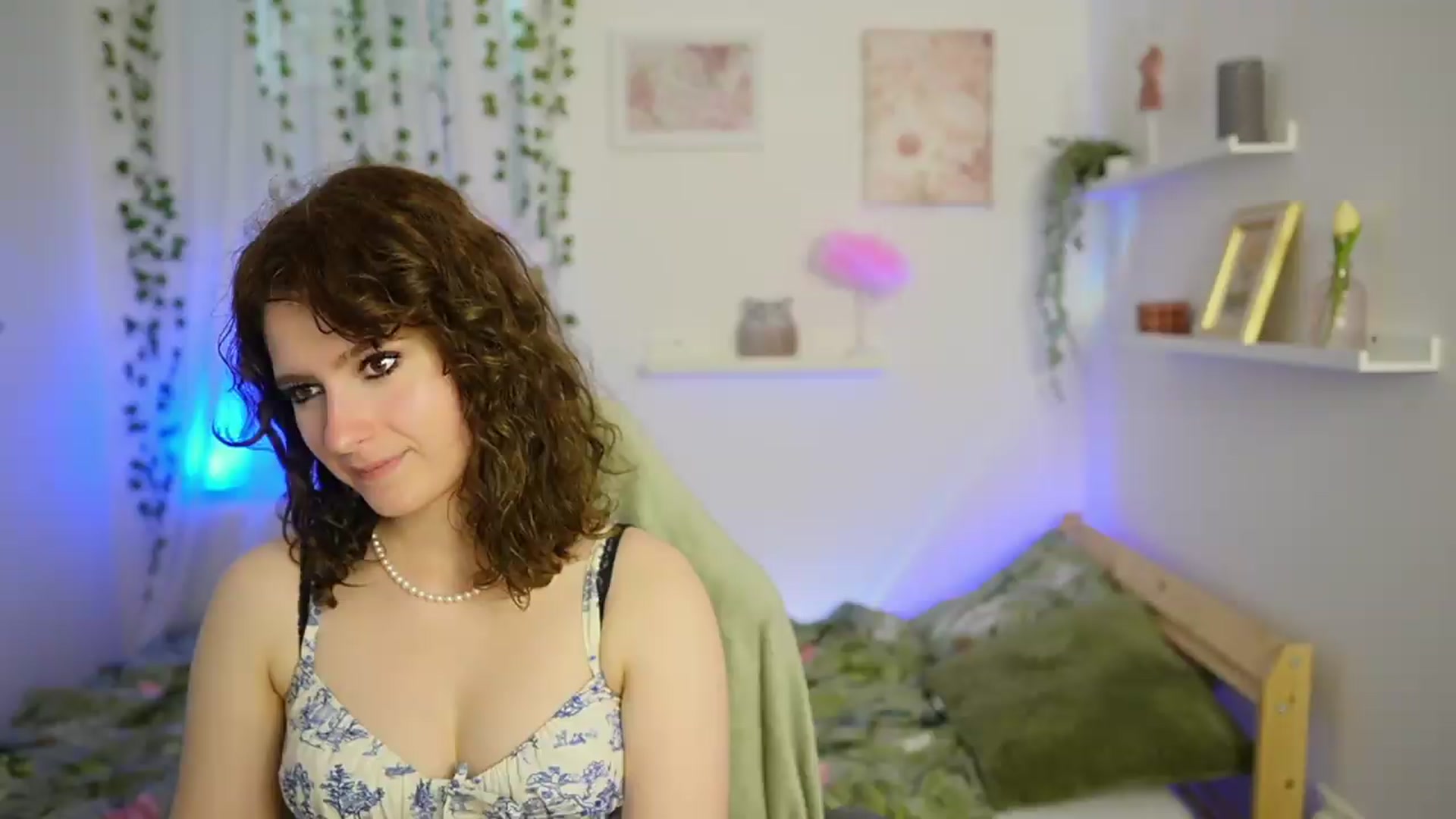 Gallery image thumbnail from Emily_Paris18's myfreecams stream on, 06/01/2026, 15:10 image 17 of 20