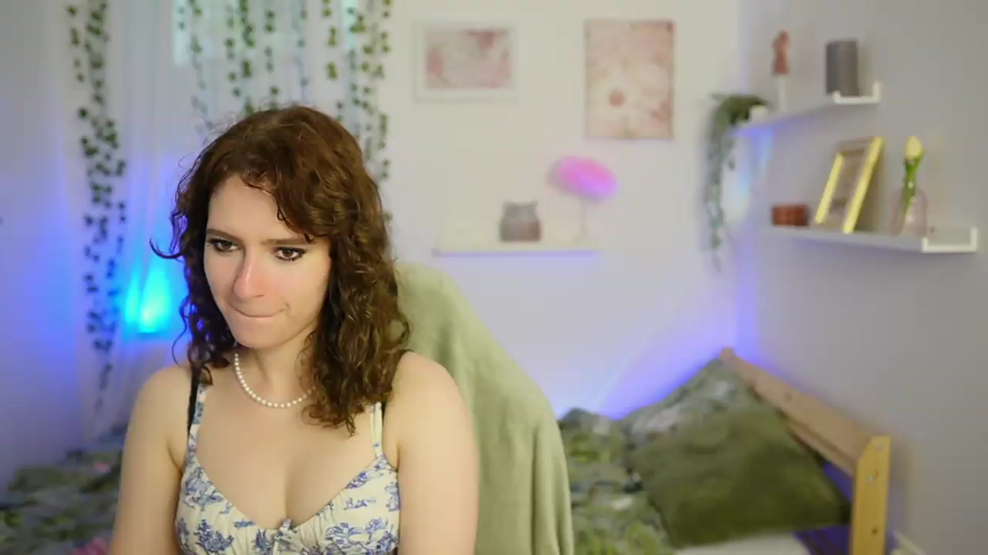 Gallery image thumbnail from Emily_Paris18's myfreecams stream on, 06/01/2026, 15:10 image 9 of 20