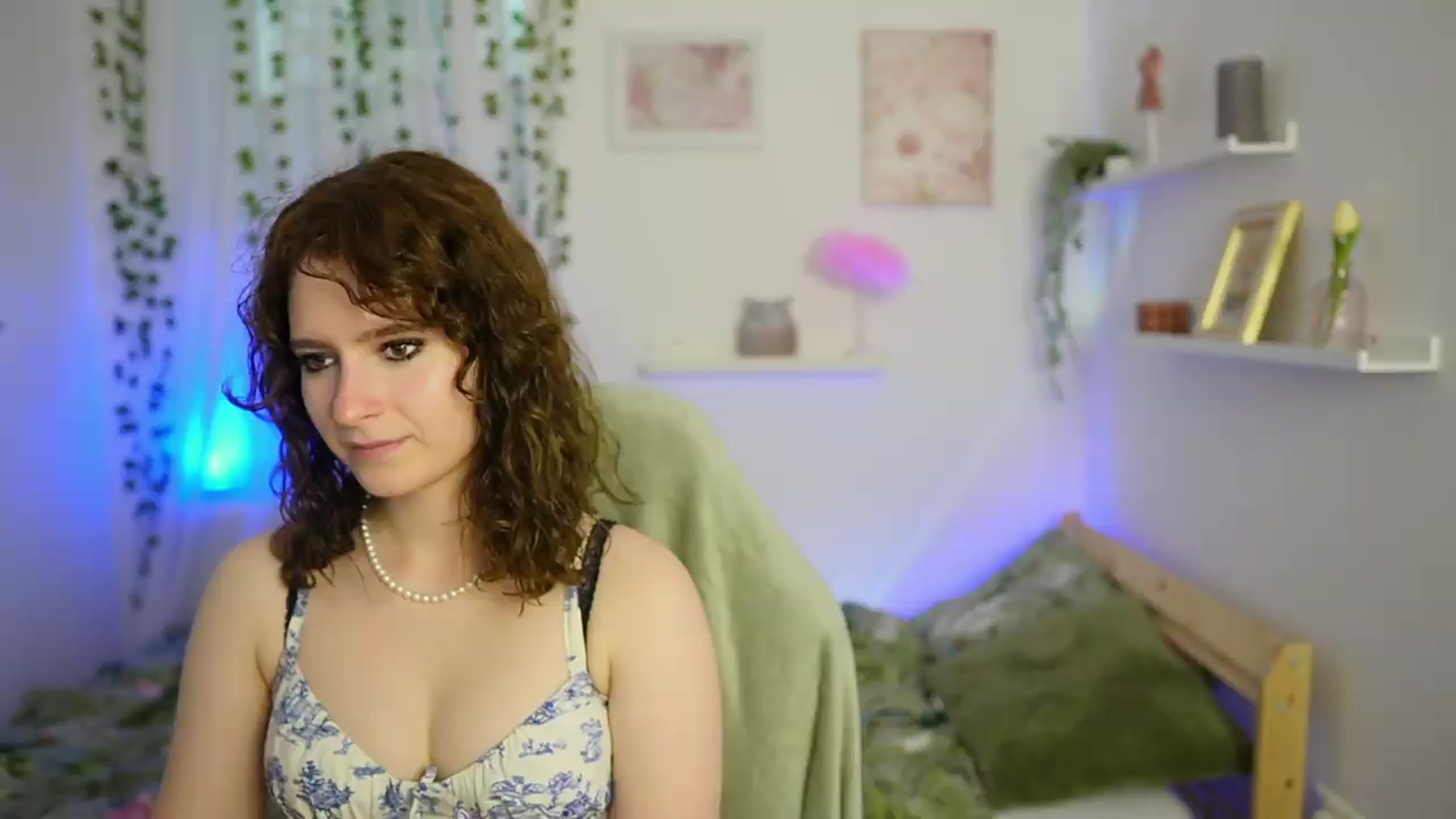 Gallery image thumbnail from Emily_Paris18's myfreecams stream on, 06/01/2026, 15:10 image 2 of 20