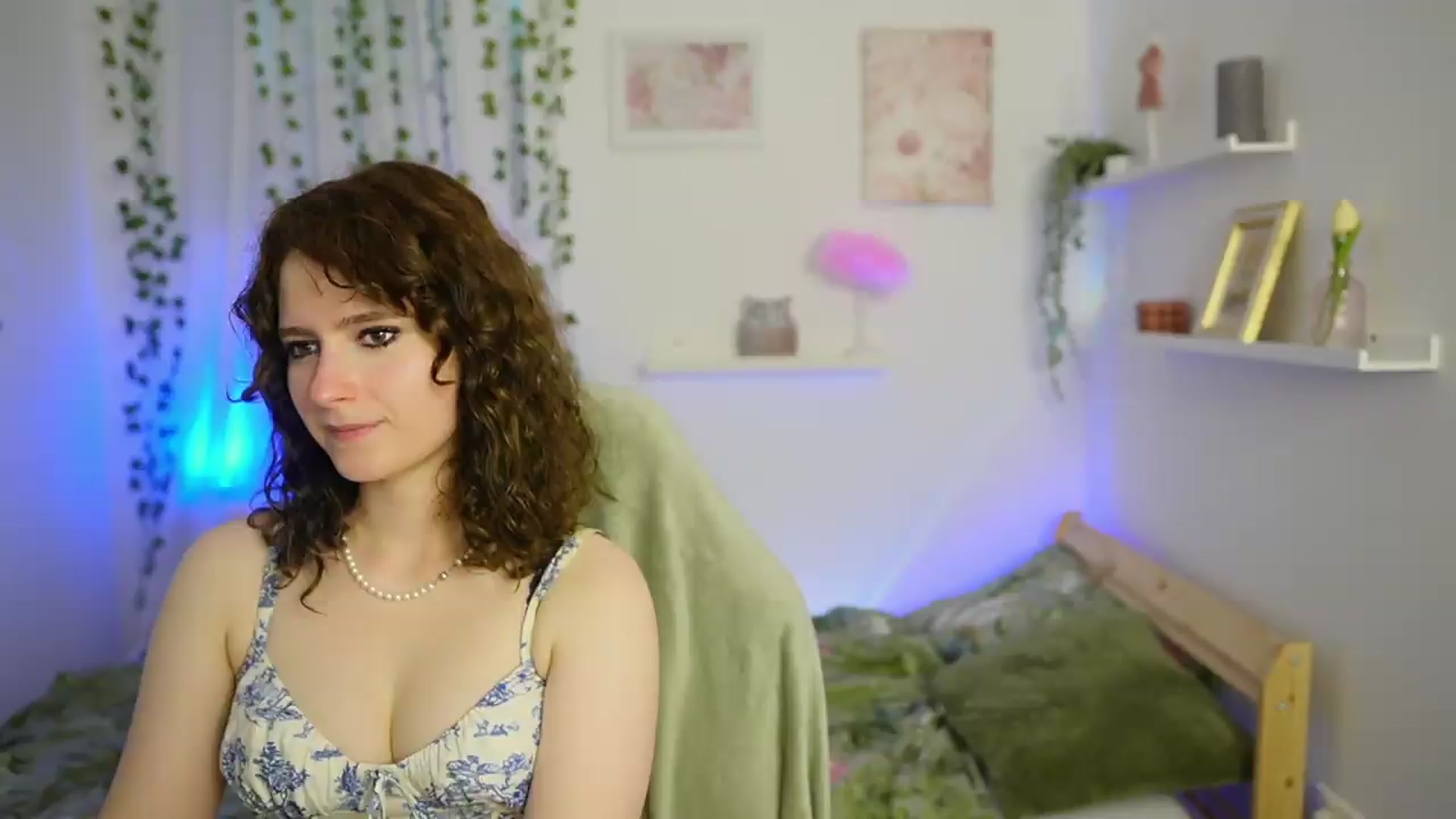 Gallery image thumbnail from Emily_Paris18's myfreecams stream on, 06/01/2026, 16:44 image 17 of 20