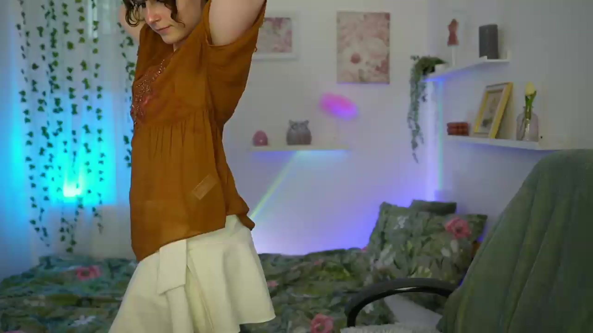 Gallery image thumbnail from Emily_Paris18's myfreecams stream on, 06/02/2026, 15:03 image 15 of 20