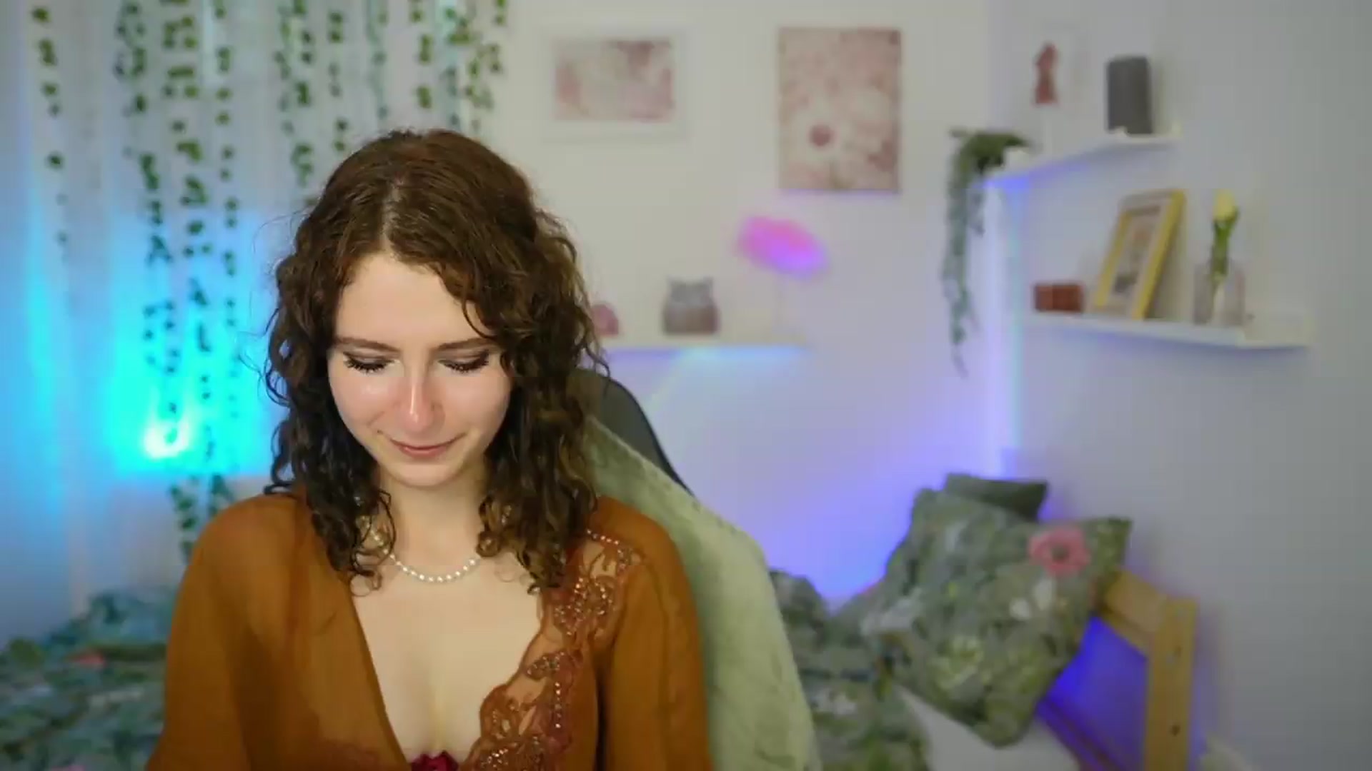 Gallery image thumbnail from Emily_Paris18's myfreecams stream on, 06/02/2026, 16:58 image 16 of 20