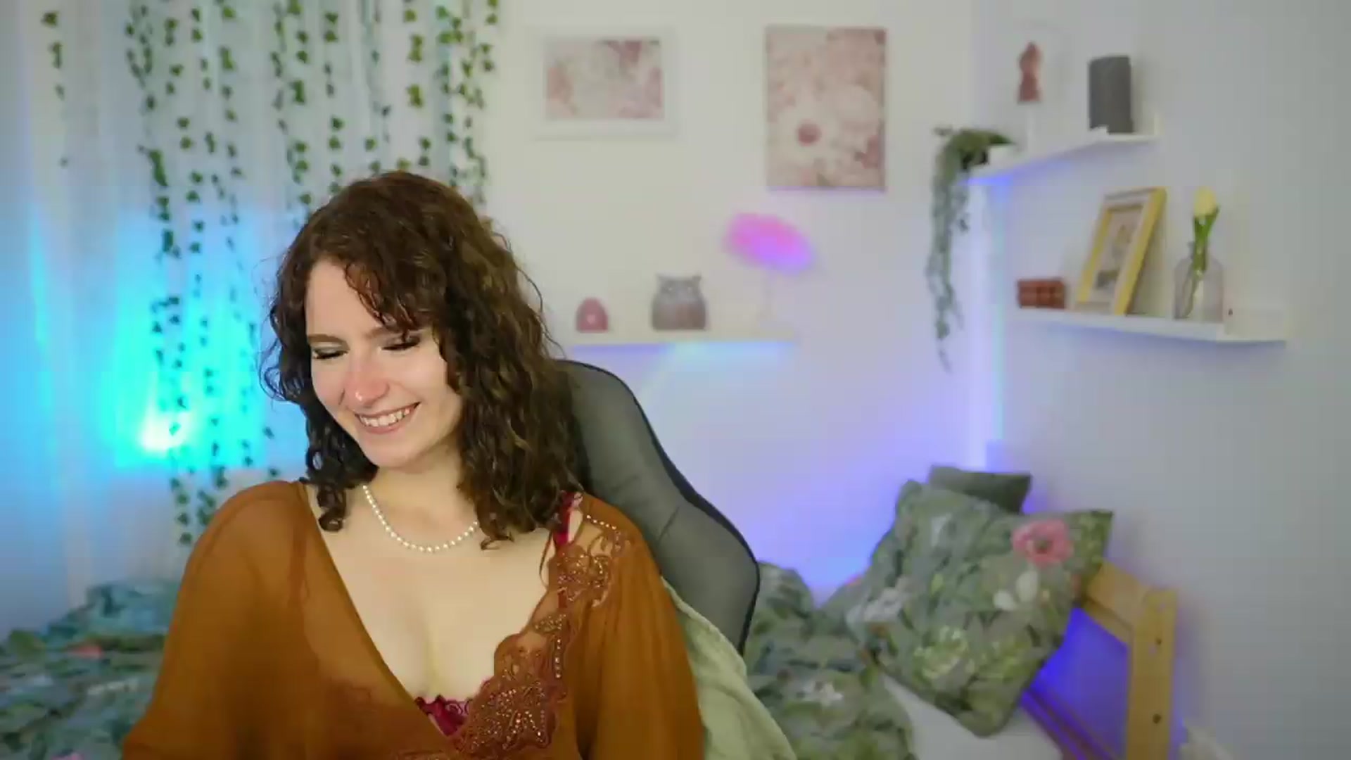 Gallery image thumbnail from Emily_Paris18's myfreecams stream on, 06/02/2026, 17:37 image 9 of 20