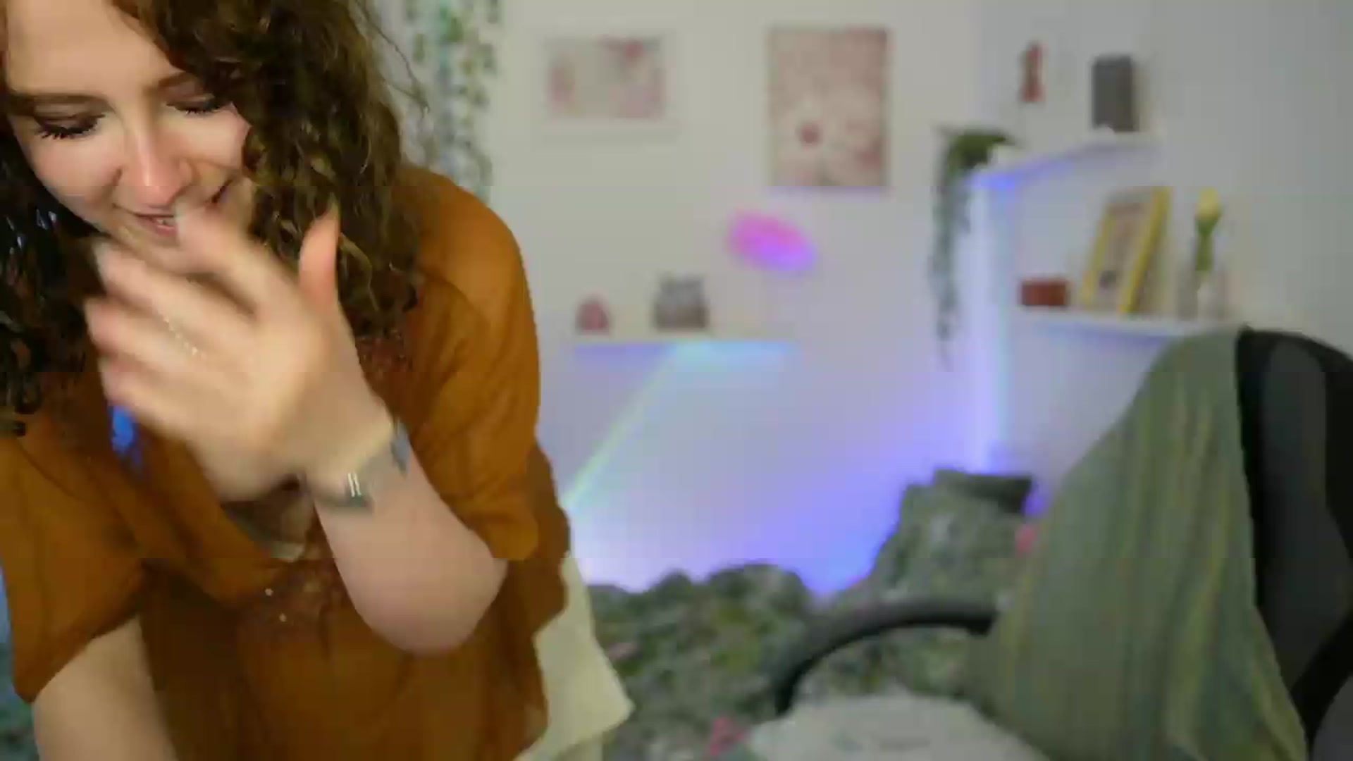 Gallery image thumbnail from Emily_Paris18's myfreecams stream on, 06/02/2026, 17:37 image 13 of 20