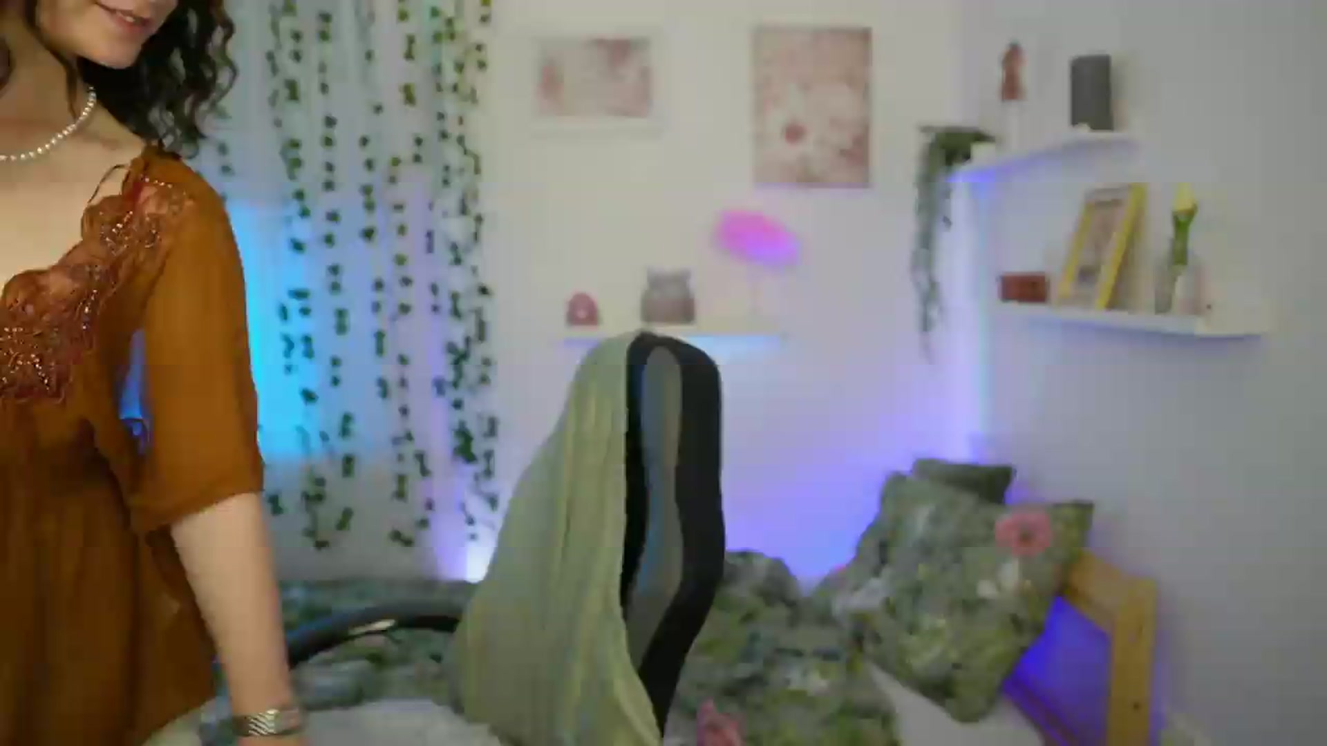 Gallery image thumbnail from Emily_Paris18's myfreecams stream on, 06/02/2026, 17:37 image 20 of 20