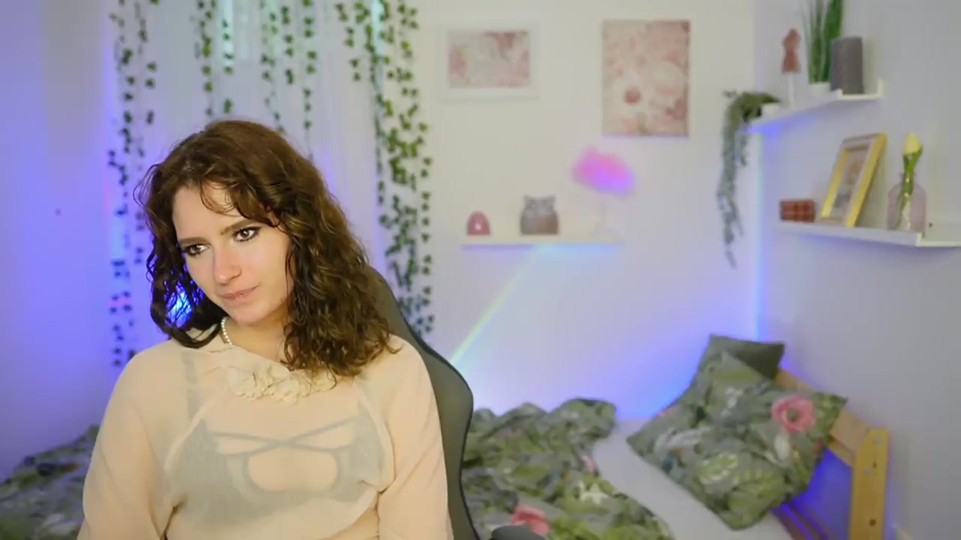 Gallery image thumbnail from Emily_Paris18's myfreecams stream on, 06/05/2026, 15:35 image 7 of 20