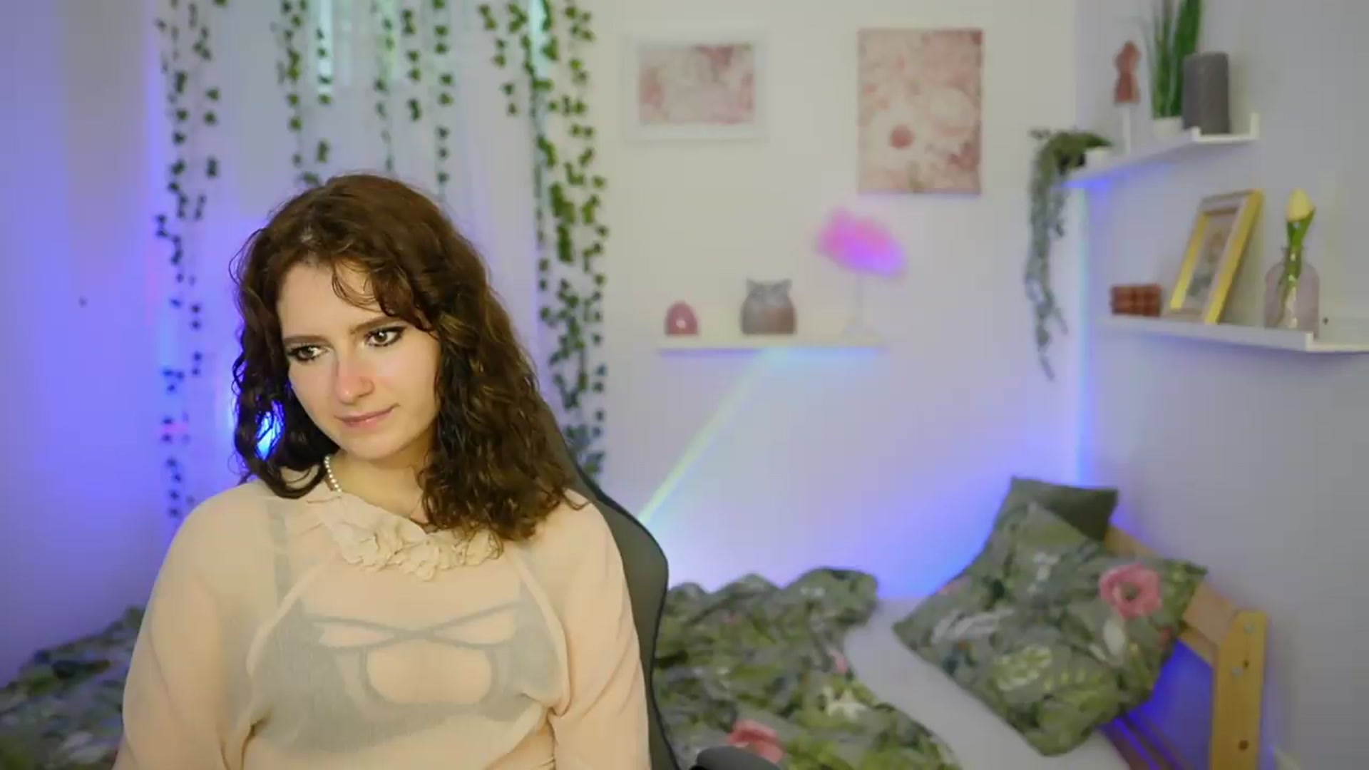 Gallery image thumbnail from Emily_Paris18's myfreecams stream on, 06/05/2026, 15:35 image 14 of 20