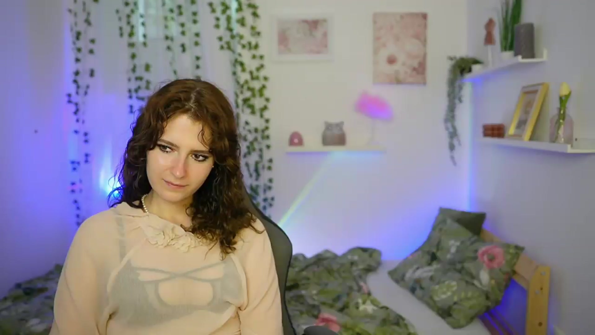 Gallery image thumbnail from Emily_Paris18's myfreecams stream on, 06/05/2026, 15:35 image 13 of 20