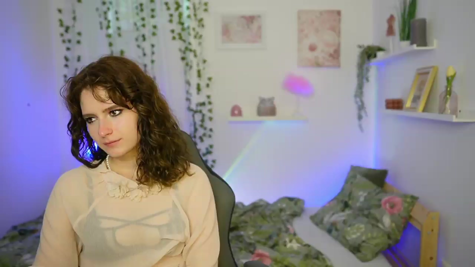 Gallery image thumbnail from Emily_Paris18's myfreecams stream on, 06/05/2026, 15:35 image 1 of 20