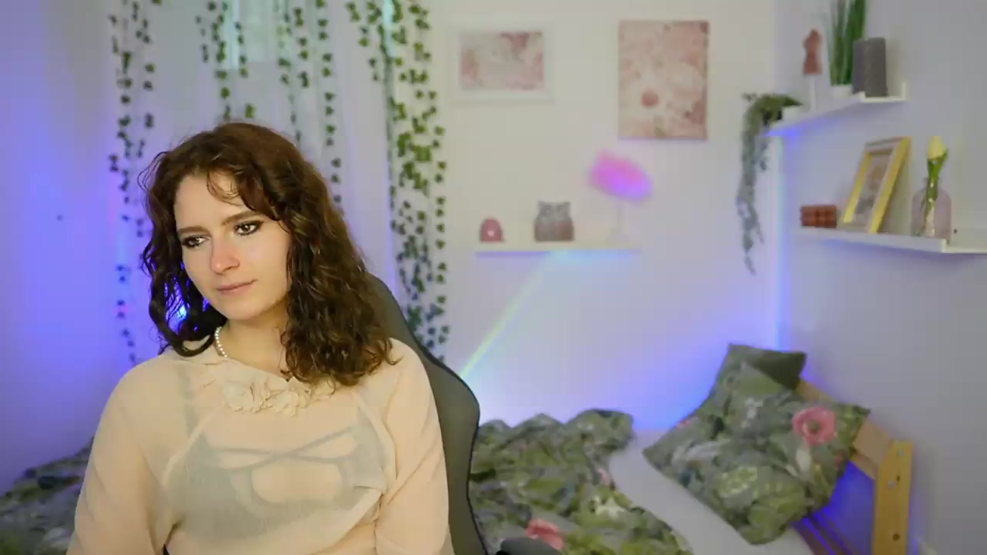 Gallery image thumbnail from Emily_Paris18's myfreecams stream on, 06/05/2026, 15:35 image 4 of 20