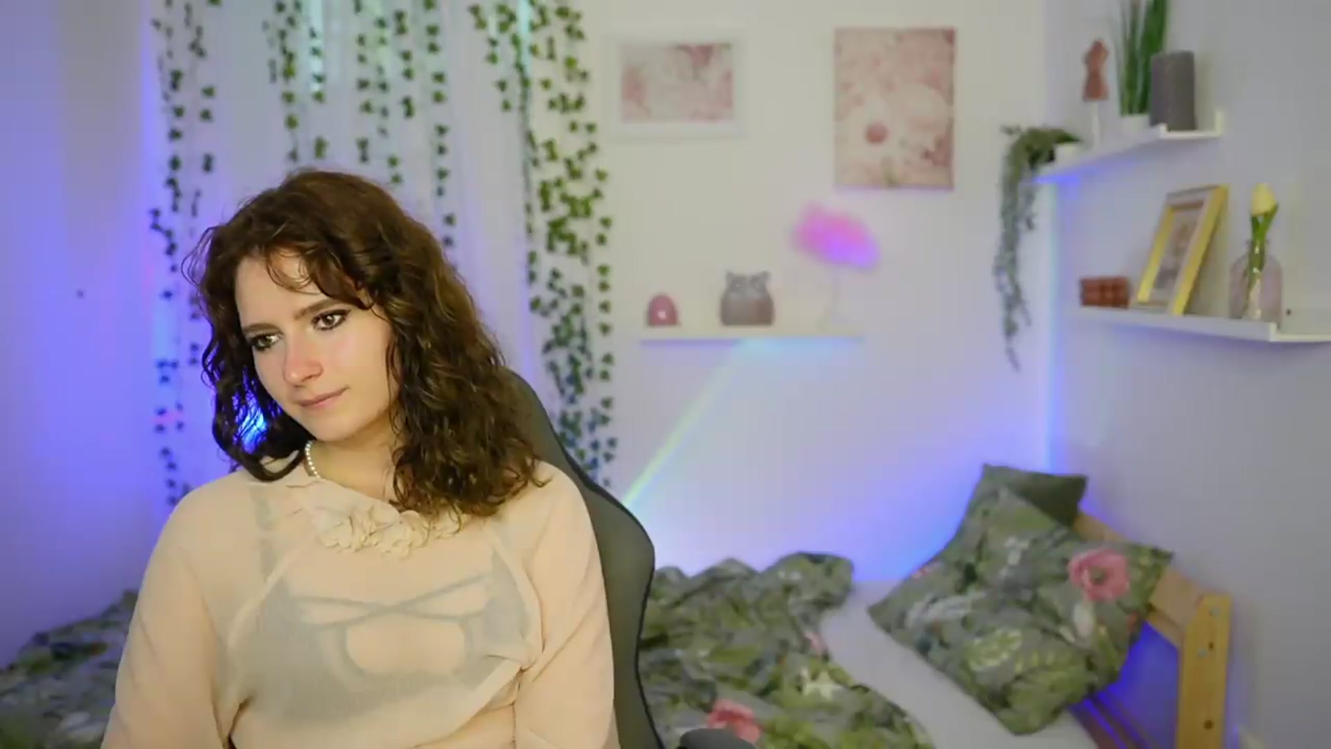 Gallery image thumbnail from Emily_Paris18's myfreecams stream on, 06/05/2026, 15:35 image 6 of 20