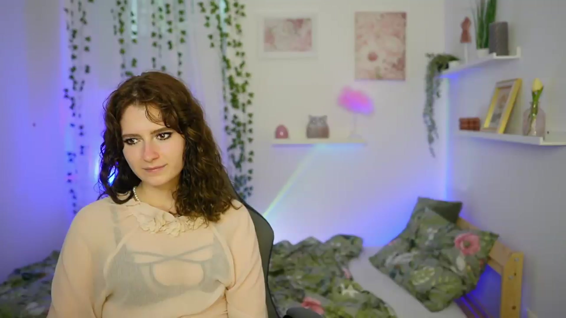Gallery image thumbnail from Emily_Paris18's myfreecams stream on, 06/05/2026, 15:35 image 11 of 20