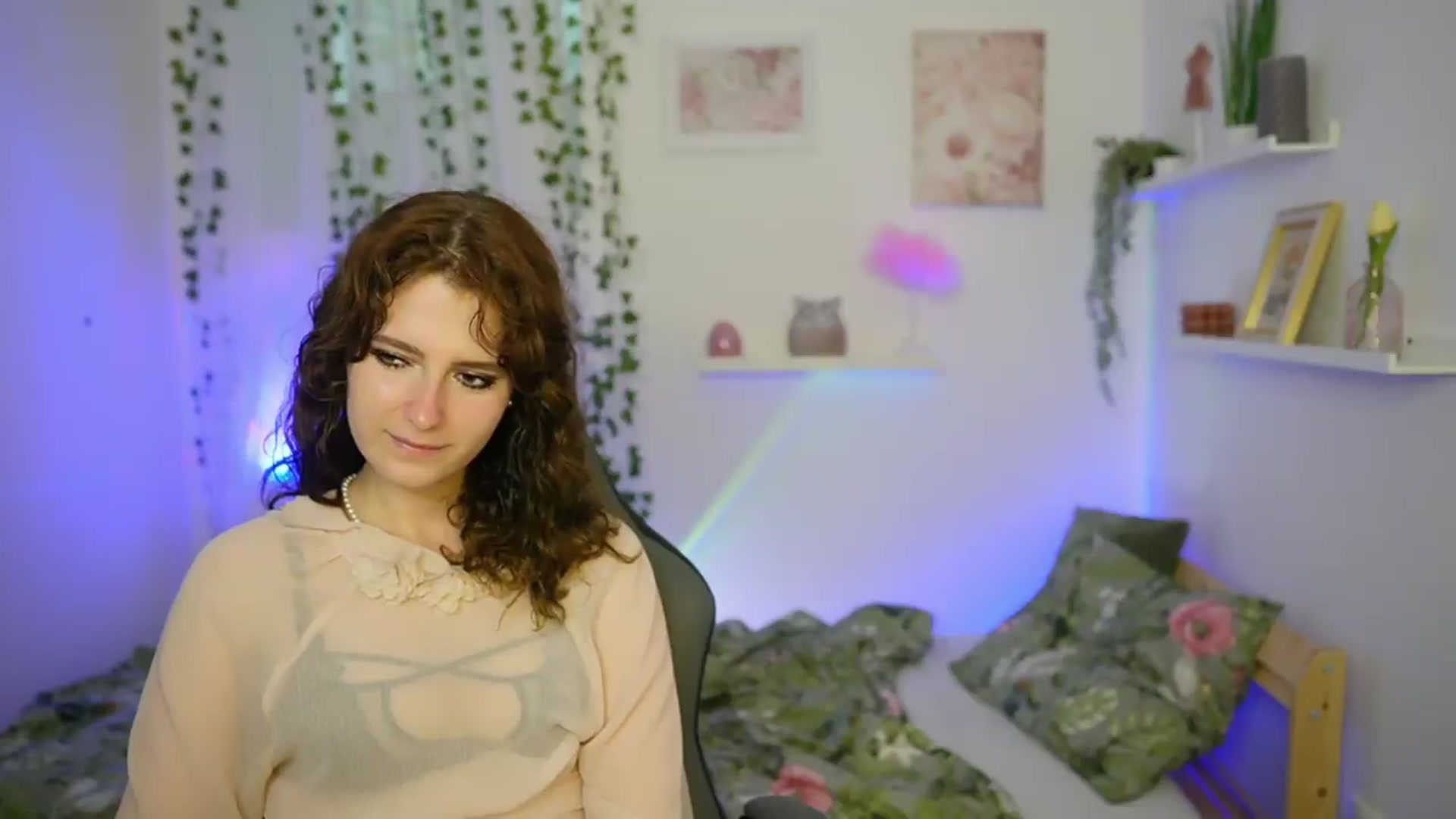 Gallery image thumbnail from Emily_Paris18's myfreecams stream on, 06/05/2026, 15:35 image 8 of 20
