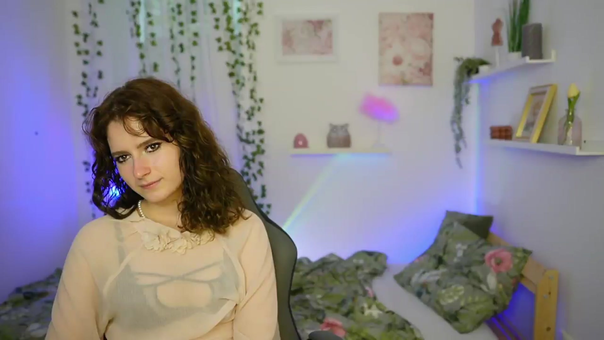 Gallery image thumbnail from Emily_Paris18's myfreecams stream on, 06/05/2026, 15:35 image 5 of 20