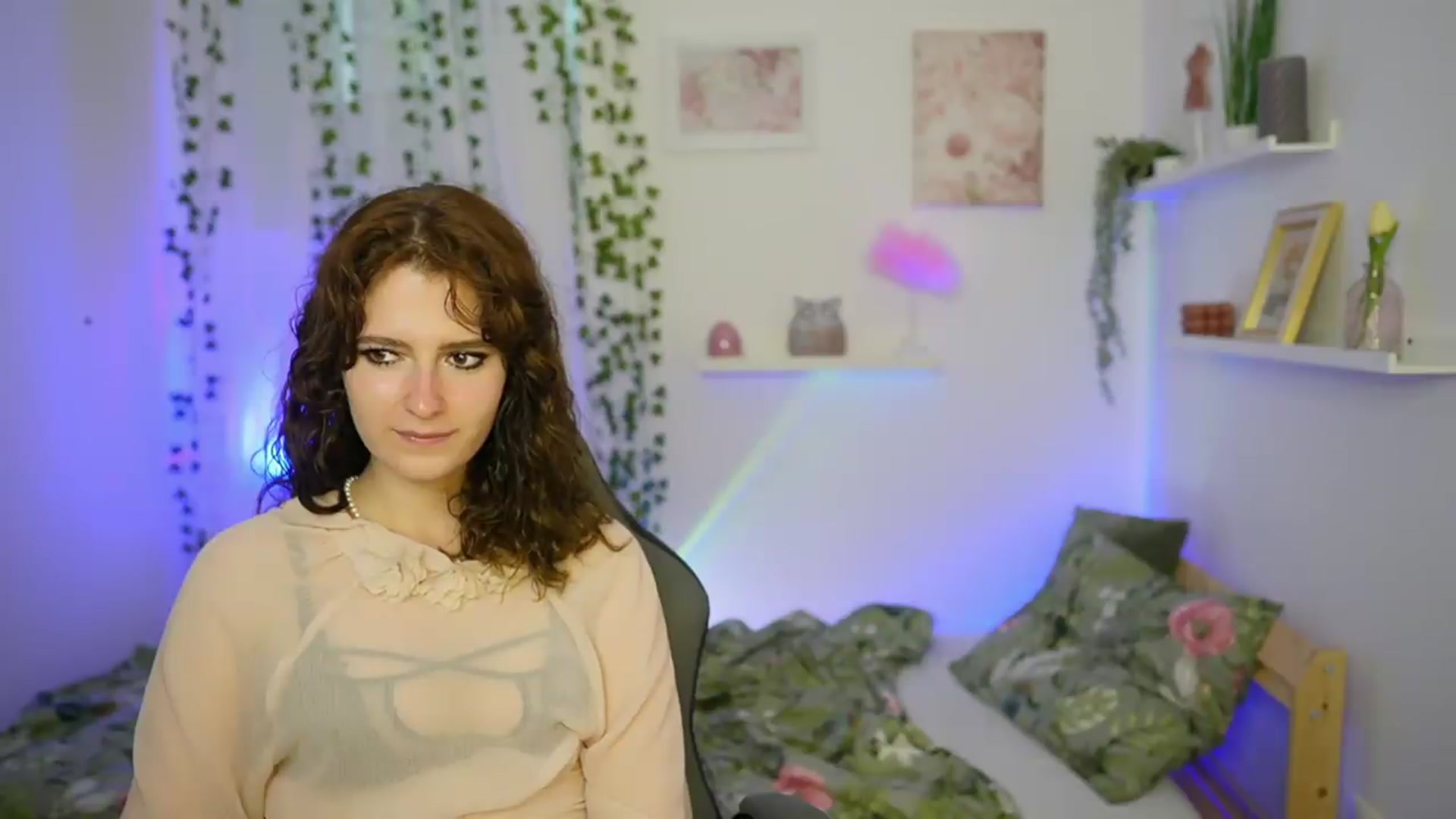 Gallery image thumbnail from Emily_Paris18's myfreecams stream on, 06/05/2026, 15:35 image 10 of 20