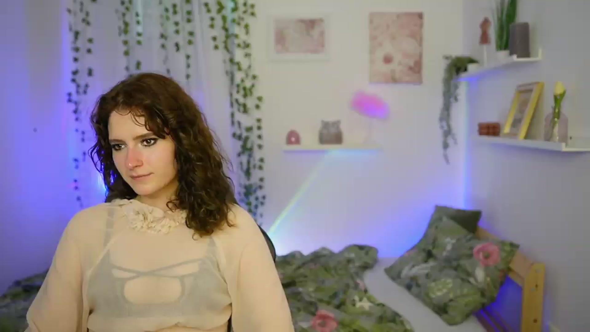 Gallery image thumbnail from Emily_Paris18's myfreecams stream on, 06/05/2026, 16:29 image 15 of 20