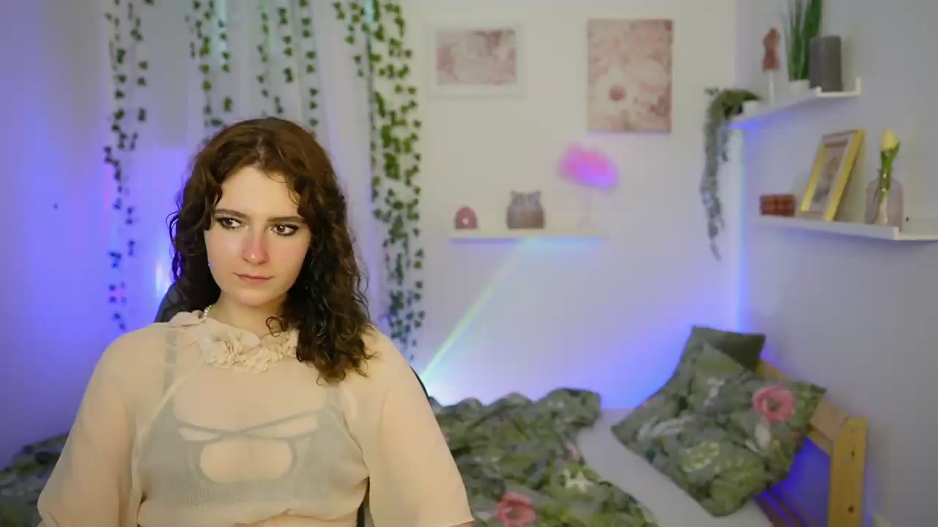 Gallery image thumbnail from Emily_Paris18's myfreecams stream on, 06/05/2026, 16:29 image 13 of 20