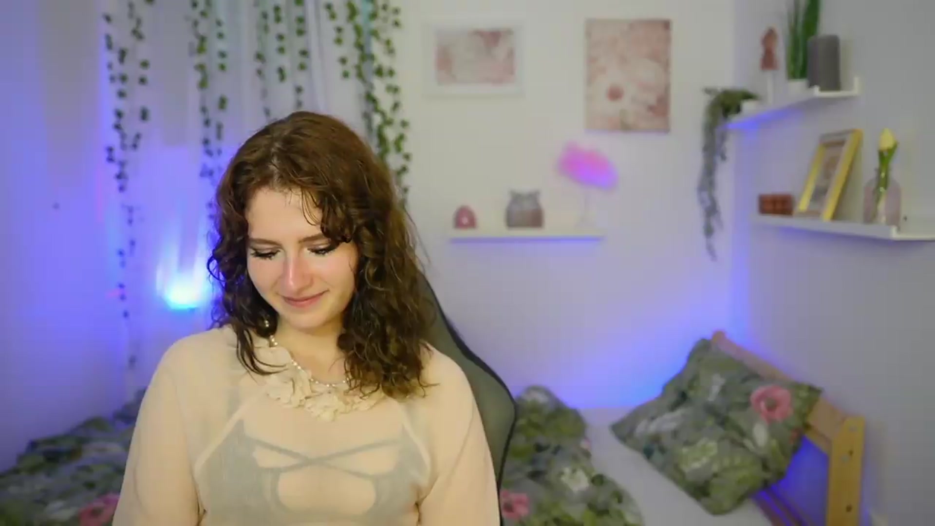 Gallery image thumbnail from Emily_Paris18's myfreecams stream on, 06/05/2026, 17:22 image 3 of 20