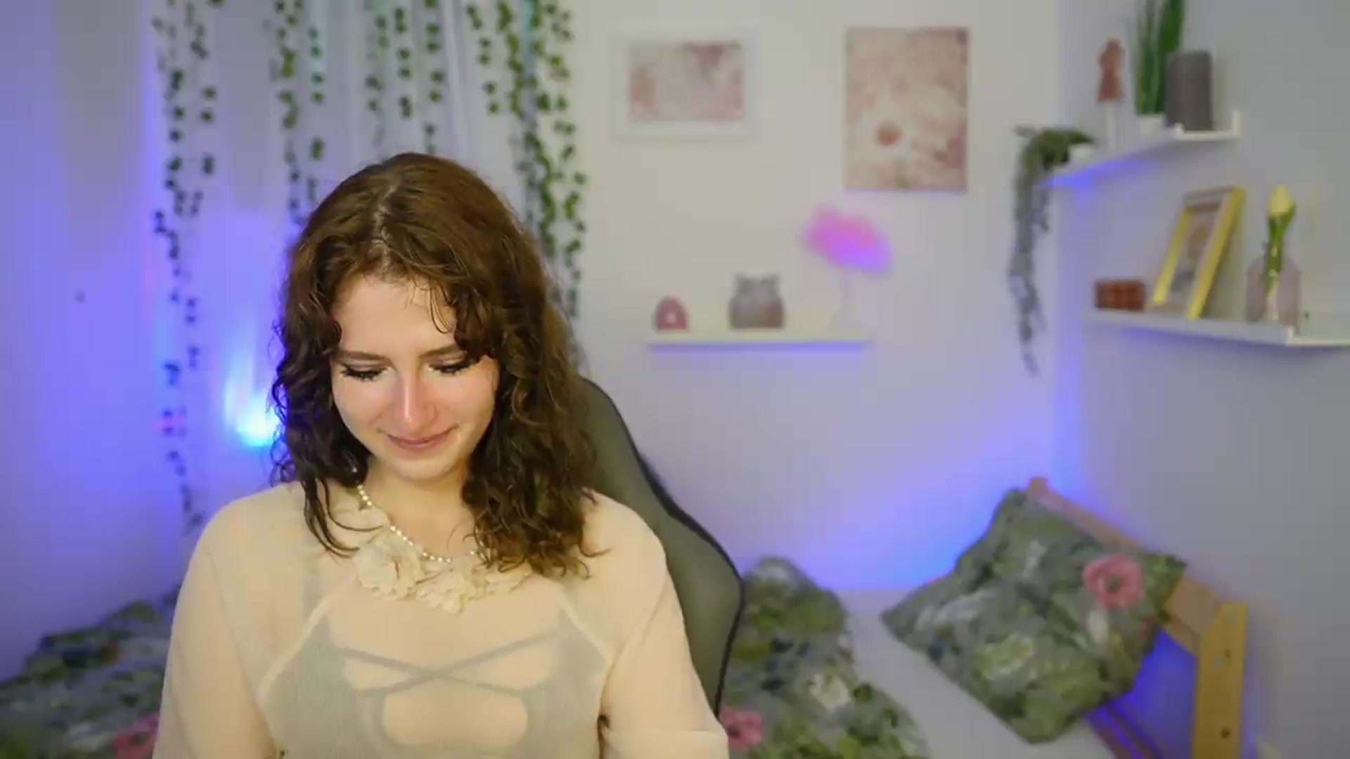 Gallery image thumbnail from Emily_Paris18's myfreecams stream on, 06/05/2026, 17:22 image 2 of 20