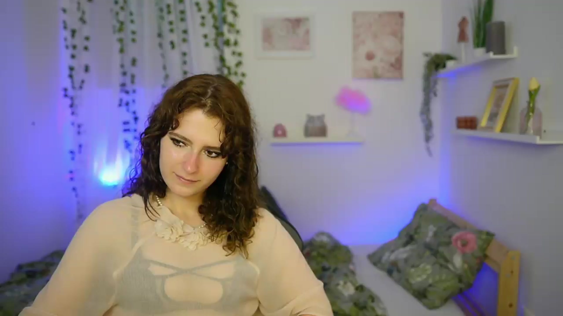 Gallery image thumbnail from Emily_Paris18's myfreecams stream on, 06/05/2026, 17:22 image 9 of 20