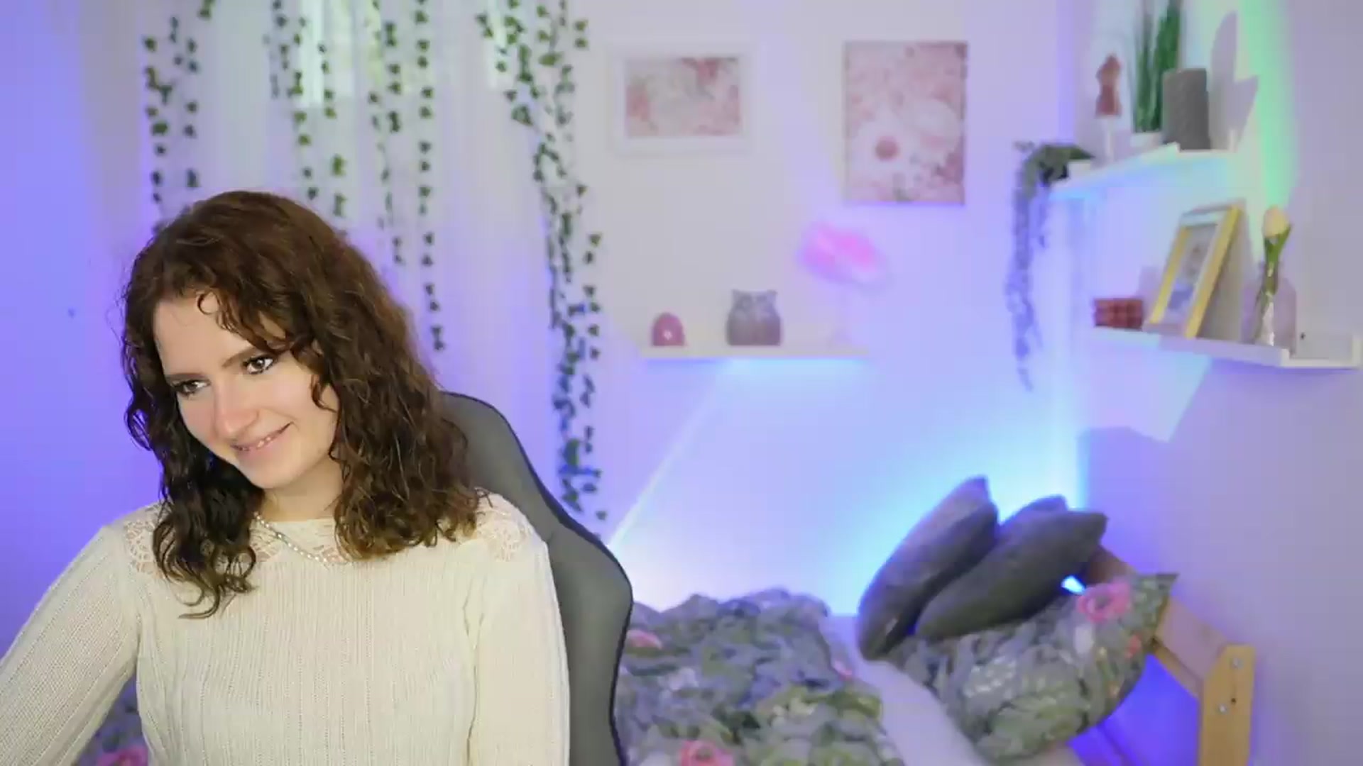 Gallery image thumbnail from Emily_Paris18's myfreecams stream on, 06/06/2026, 14:29 image 16 of 20