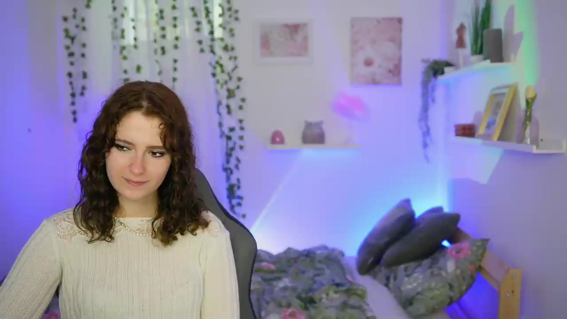 Gallery image thumbnail from Emily_Paris18's myfreecams stream on, 06/06/2026, 14:29 image 20 of 20