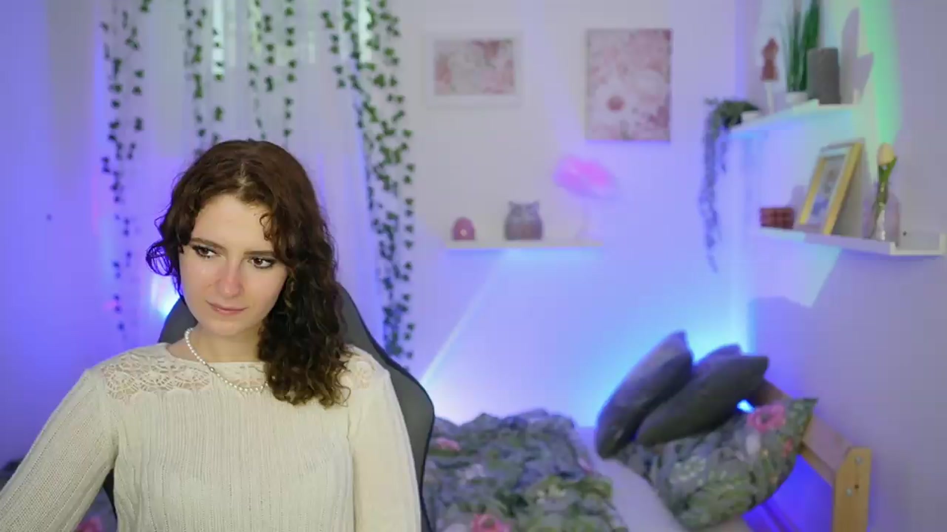 Gallery image thumbnail from Emily_Paris18's myfreecams stream on, 06/06/2026, 14:29 image 5 of 20