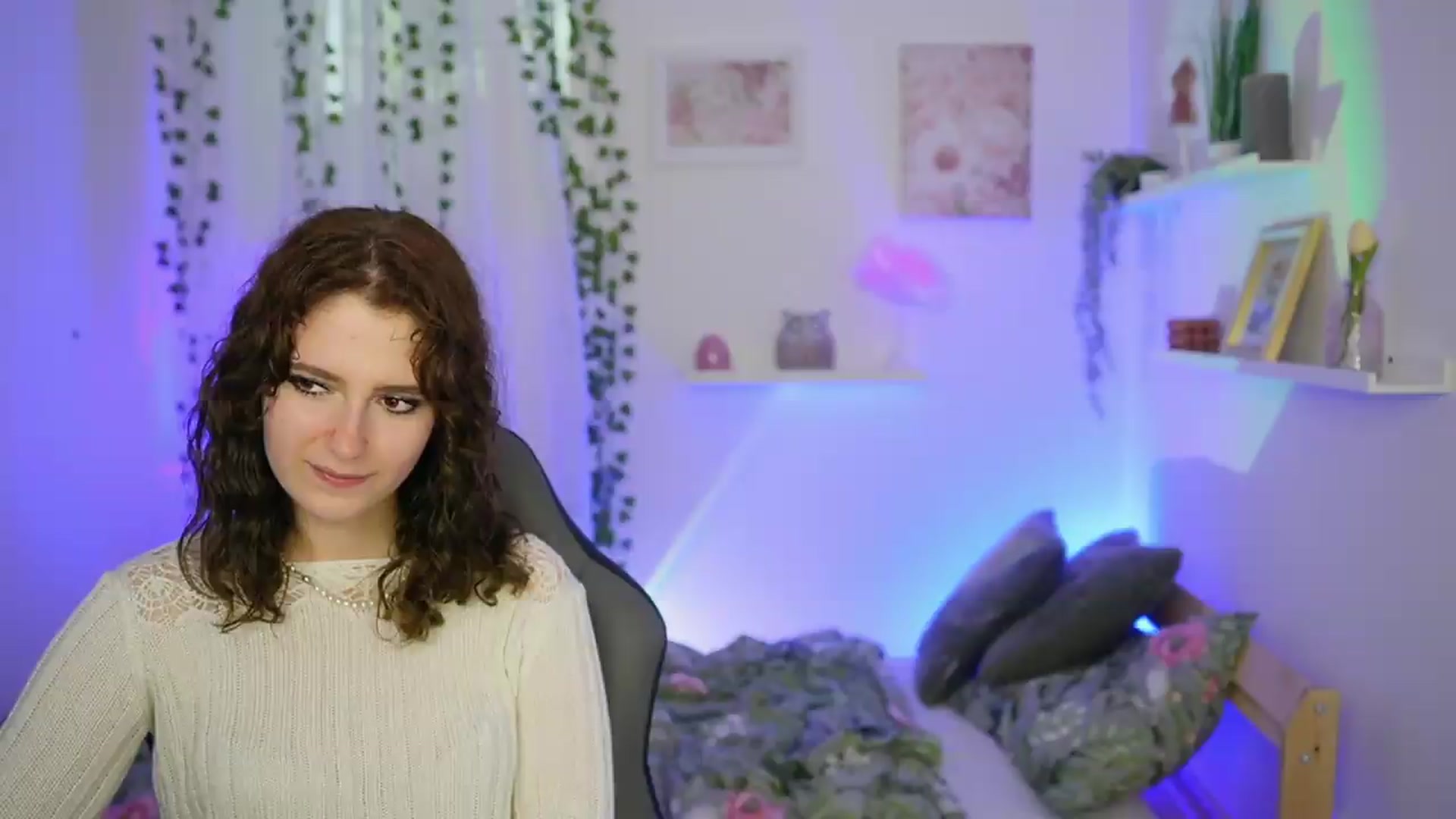 Gallery image thumbnail from Emily_Paris18's myfreecams stream on, 06/06/2026, 14:29 image 17 of 20
