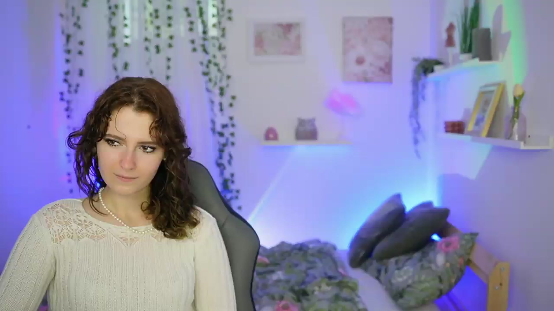 Gallery image thumbnail from Emily_Paris18's myfreecams stream on, 06/06/2026, 15:13 image 1 of 20