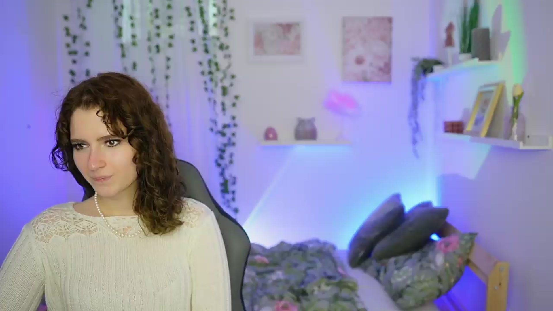 Gallery image thumbnail from Emily_Paris18's myfreecams stream on, 06/06/2026, 15:13 image 20 of 20