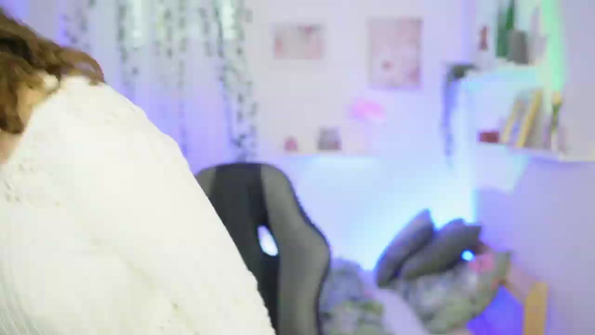 Gallery image thumbnail from Emily_Paris18's myfreecams stream on, 06/06/2026, 15:13 image 4 of 20