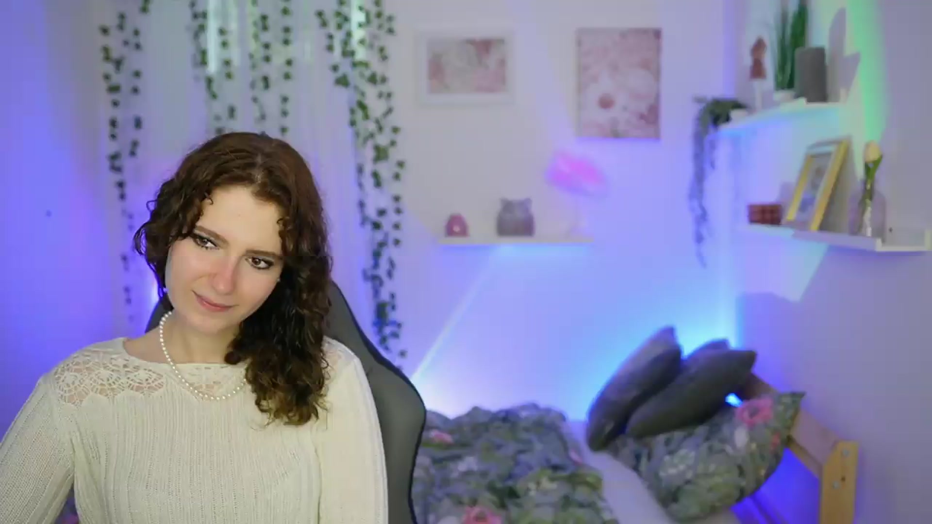 Gallery image thumbnail from Emily_Paris18's myfreecams stream on, 06/06/2026, 15:13 image 16 of 20
